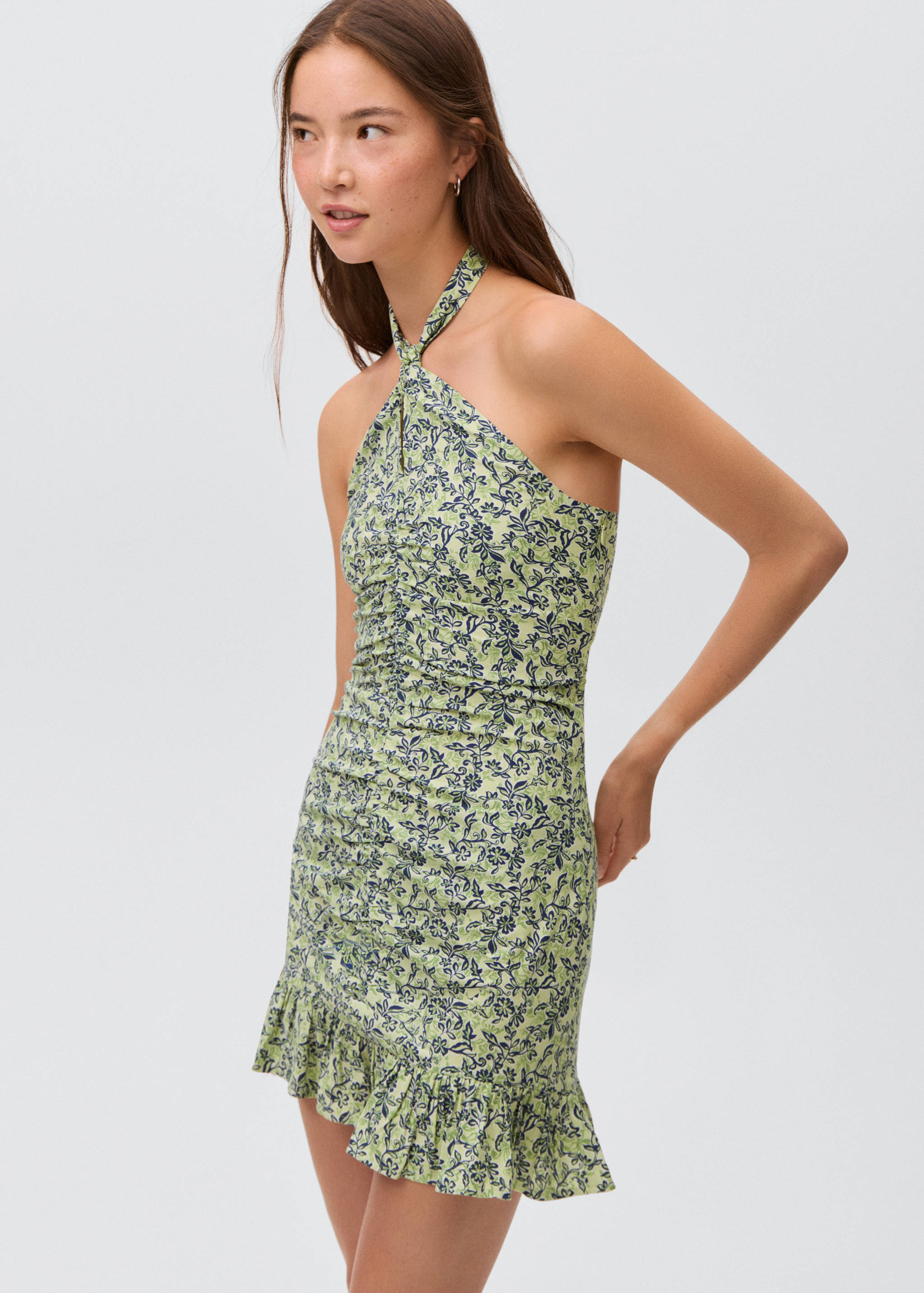 Vestido halter estampado floral - Plano medio