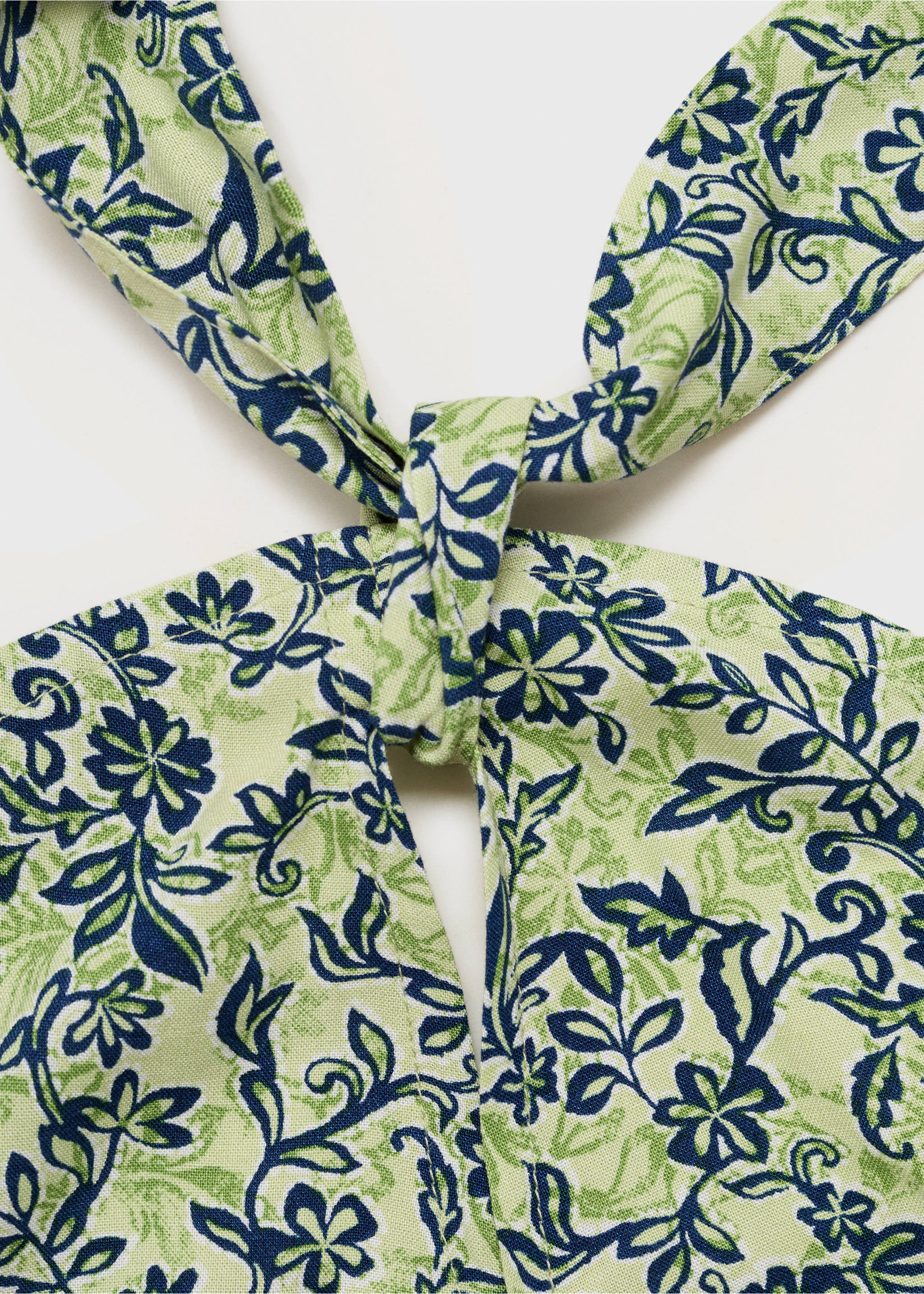 Neckholderkleid mit floralem Muster - Detail des Artikels 8, Pastellgrün. Ref: 17083274-00.