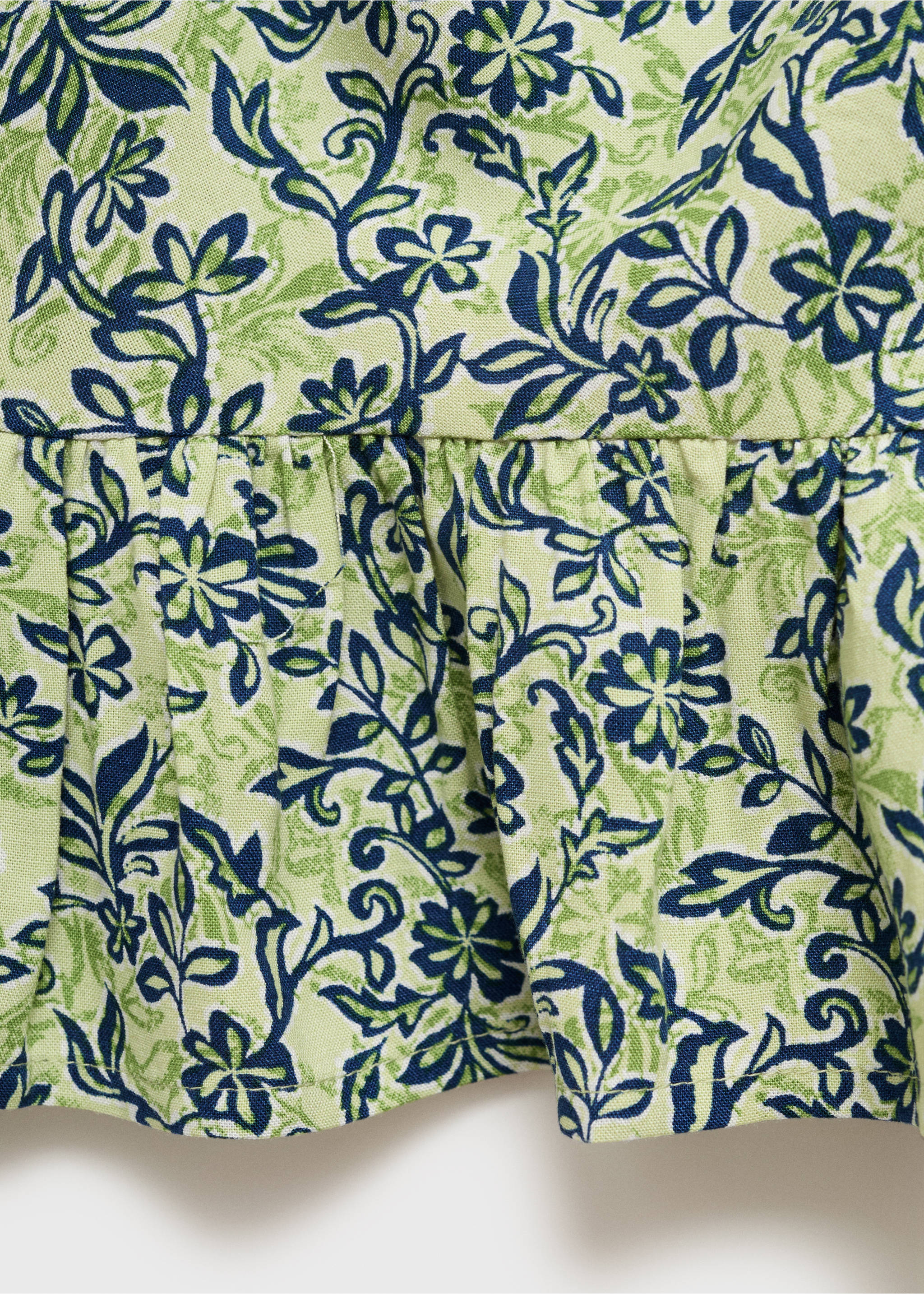 Neckholderkleid mit floralem Muster - Detail des Artikels 0, Pastellgrün. Ref: 17083274-00.