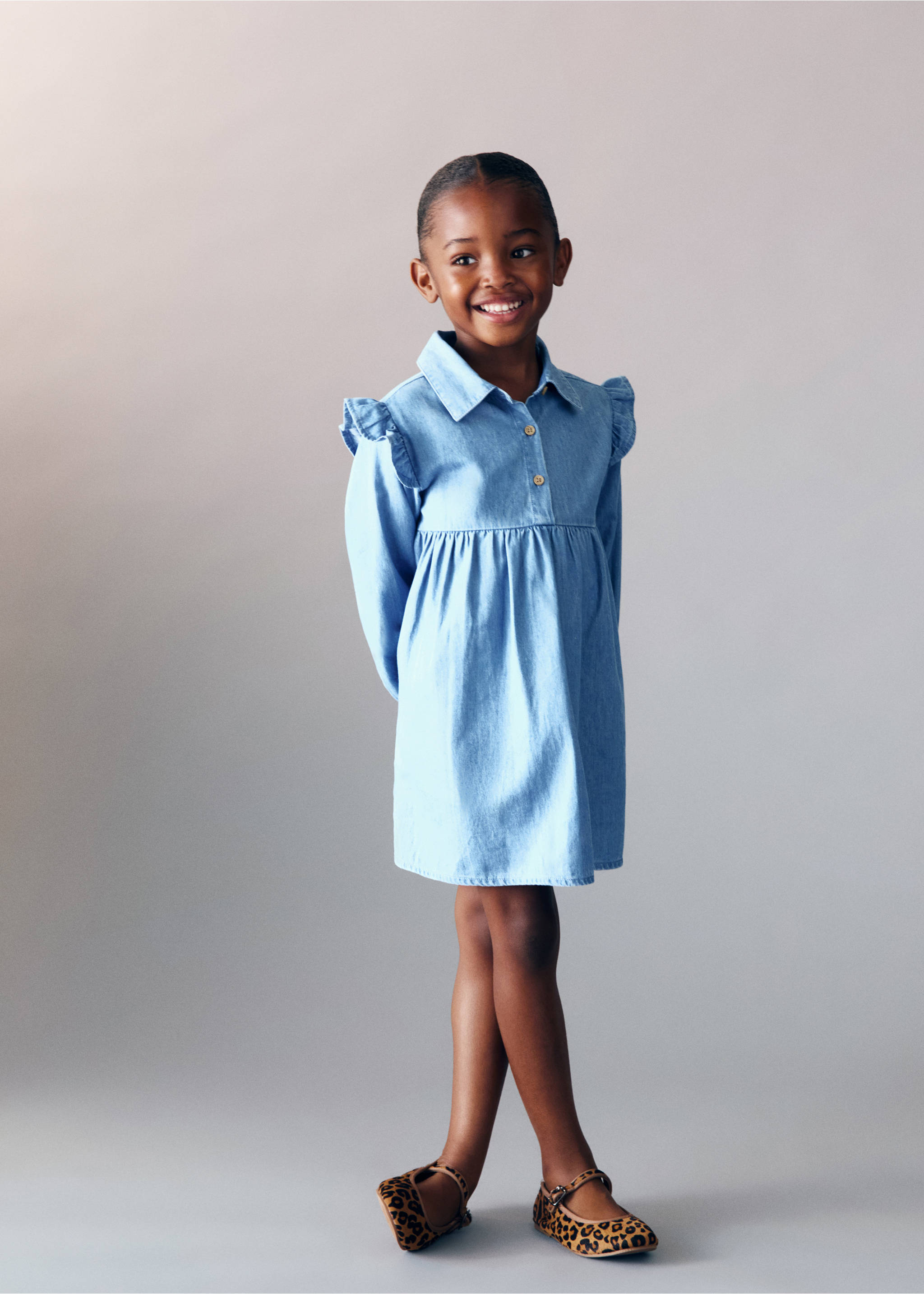 Vestido denim volantes - Plano general, Azul medio. Ref: 17083284-00.