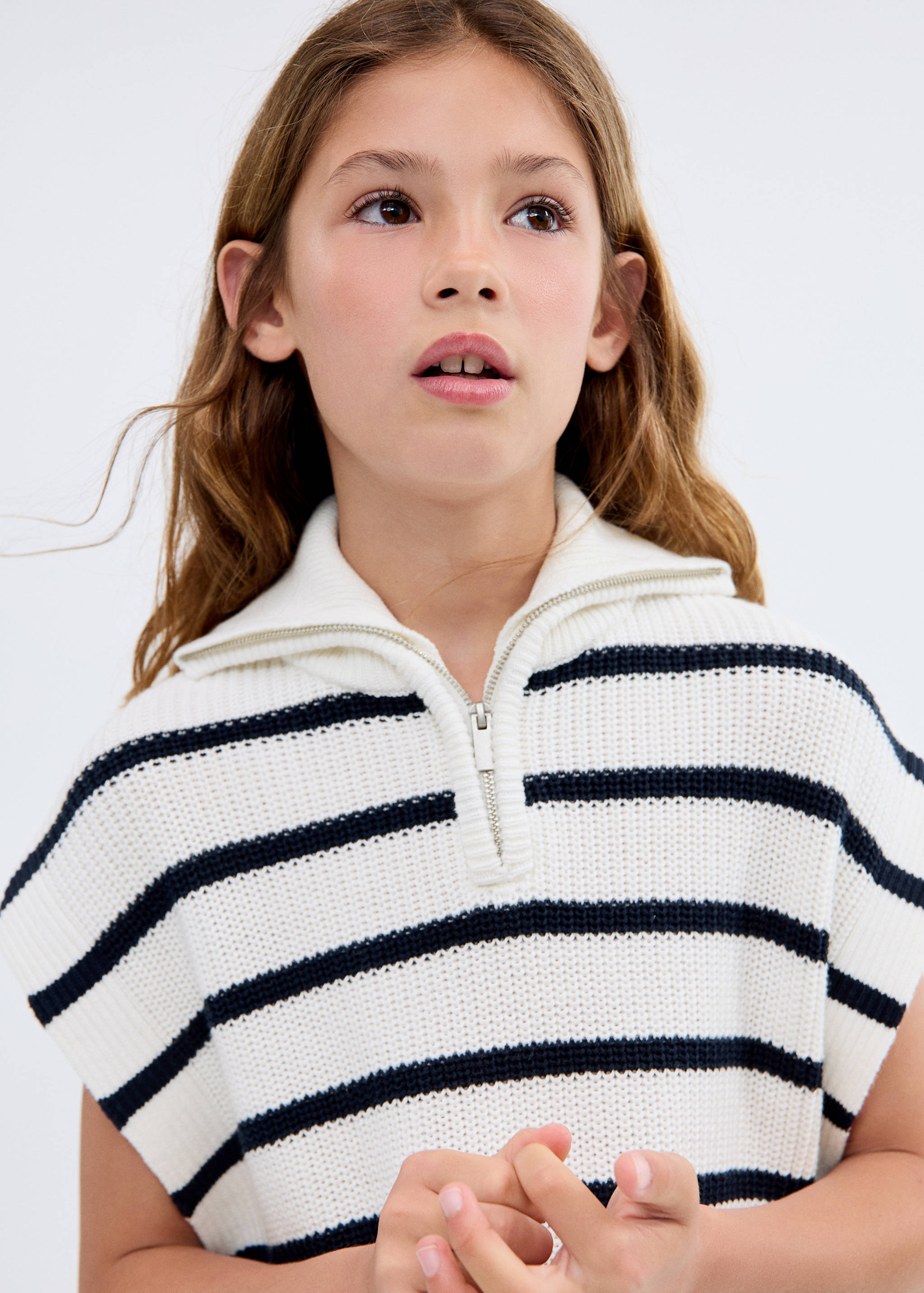 Perkins-neck knitted waistcoat - Details of the article 1