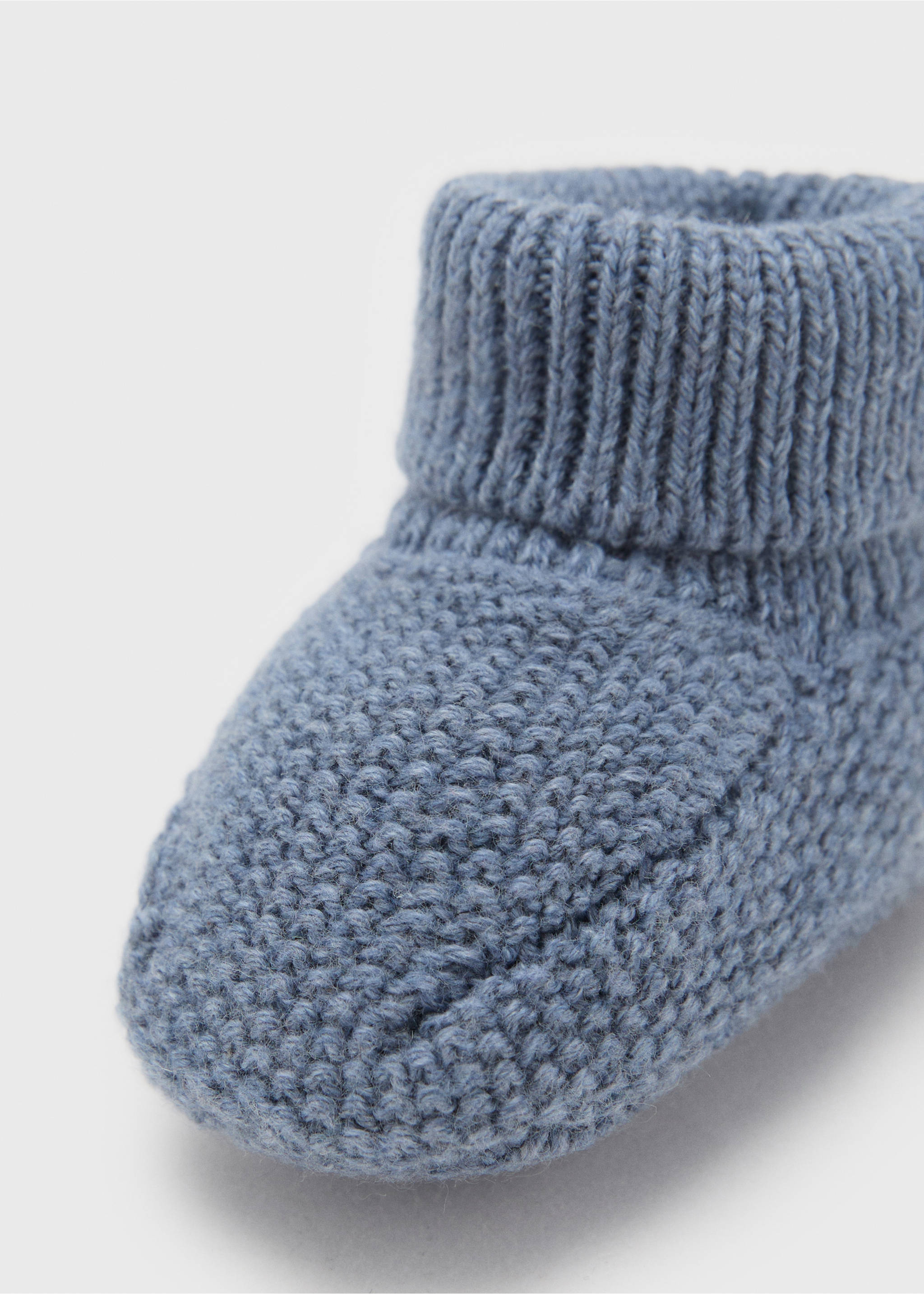 Knit bootees - Details of the article 8, Blue. Ref: 17083305-00.