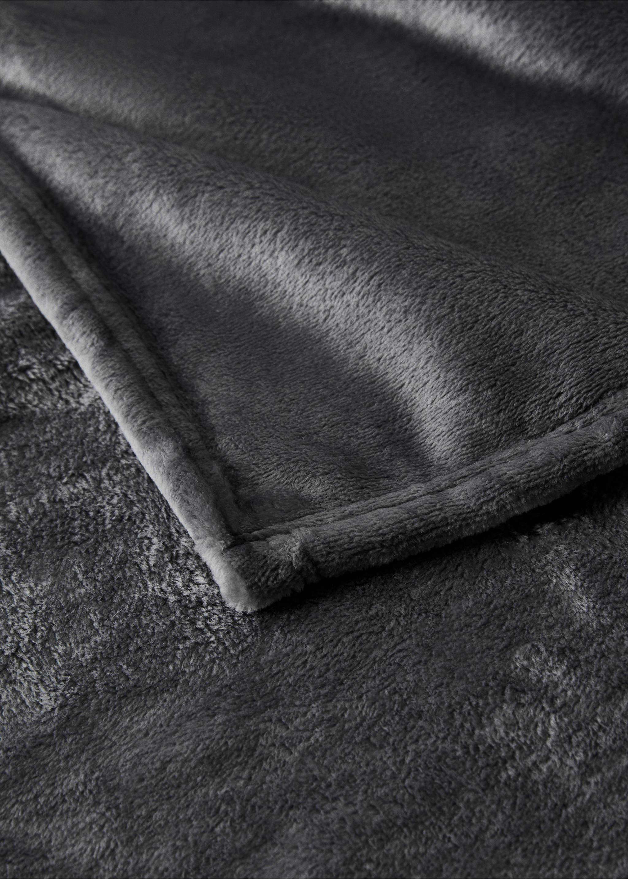 Kleine weiche Polar-Fleecedecke - Detail des Artikels 1, Grau. Ref: 17083307-00.