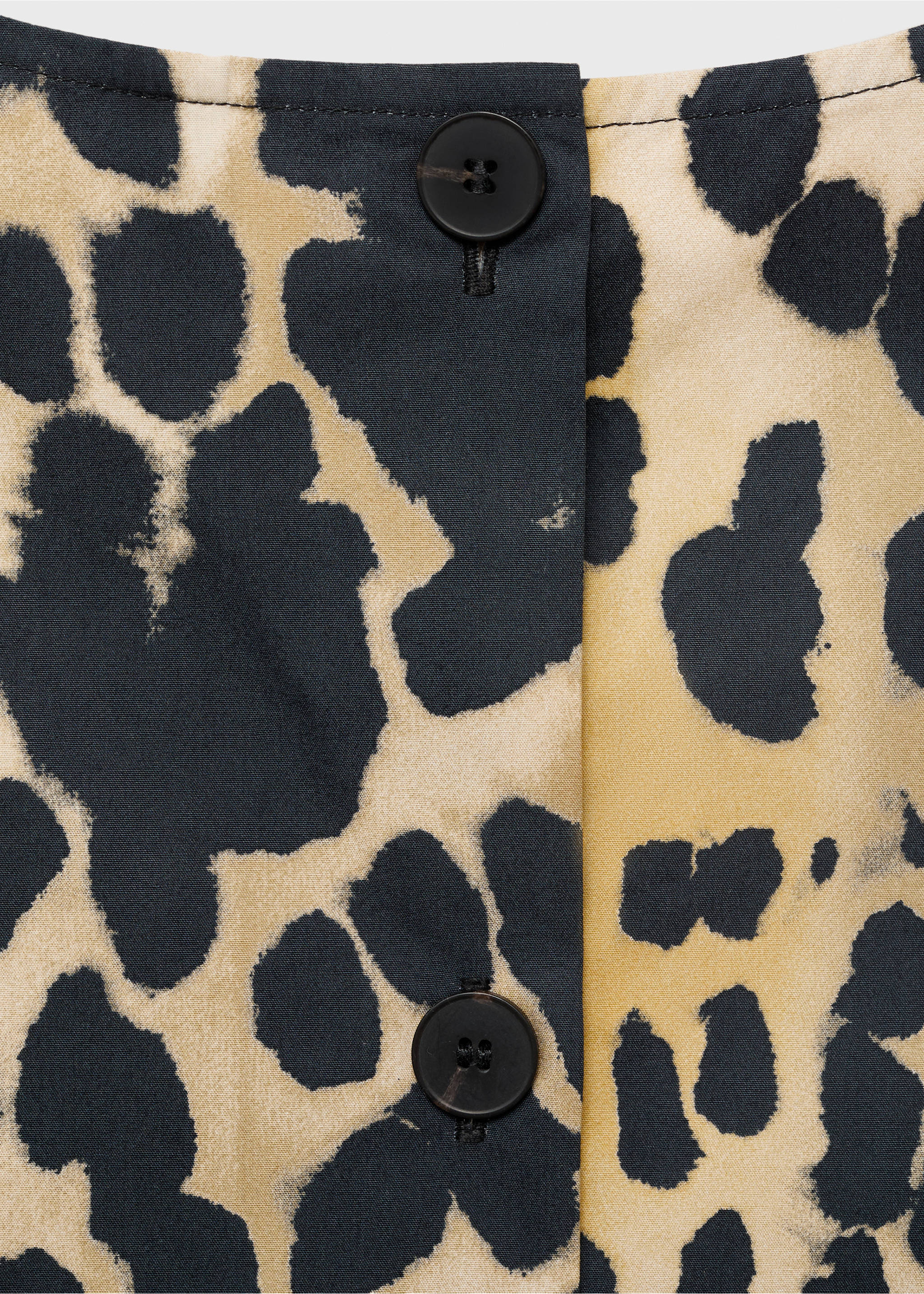 Leopard-print buttoned crop top - Details of the article 8, Black. Ref: 17083325-00.