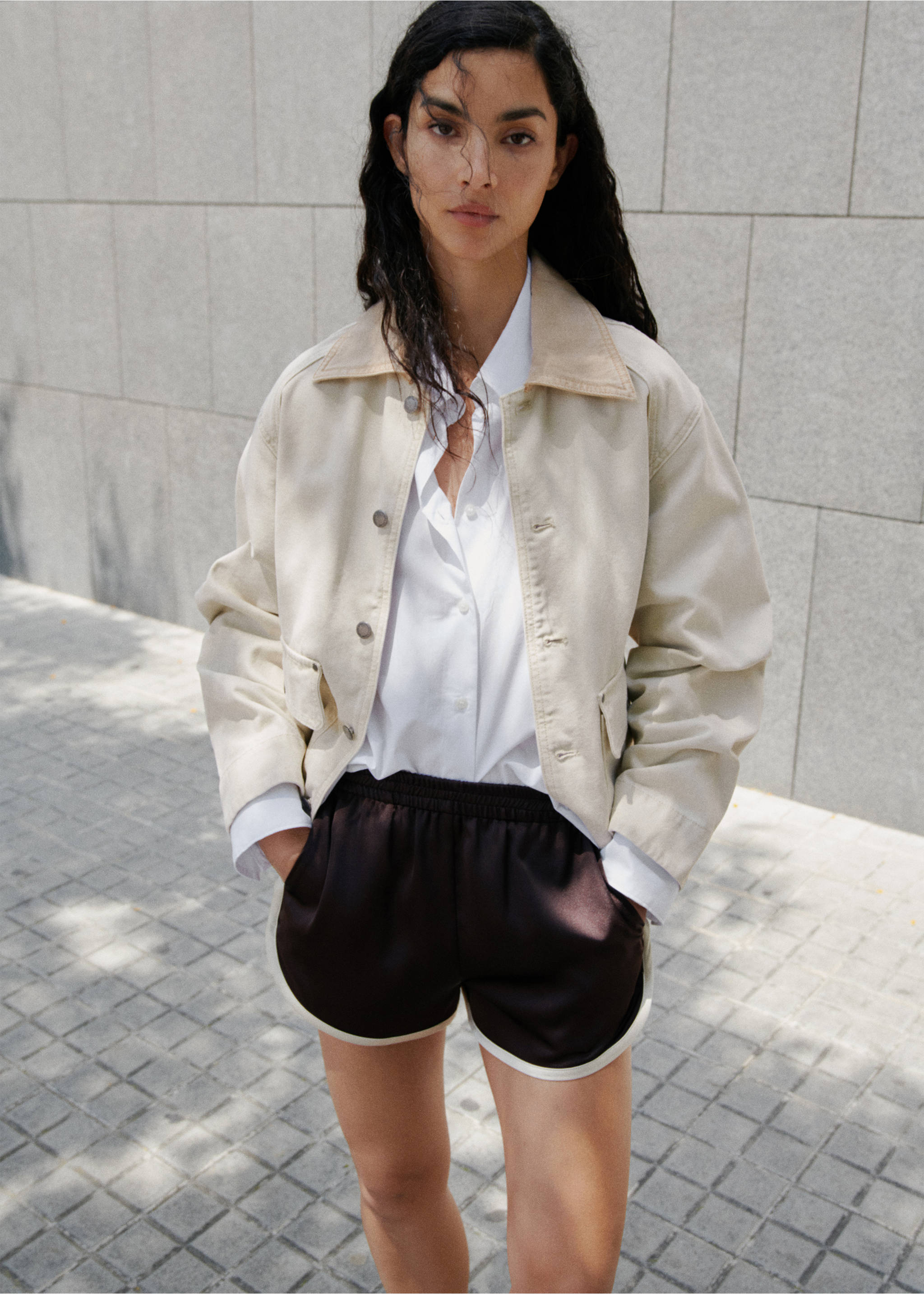 Shorts with contrasting trim - General plane, Plum. Ref: 17083330-00.