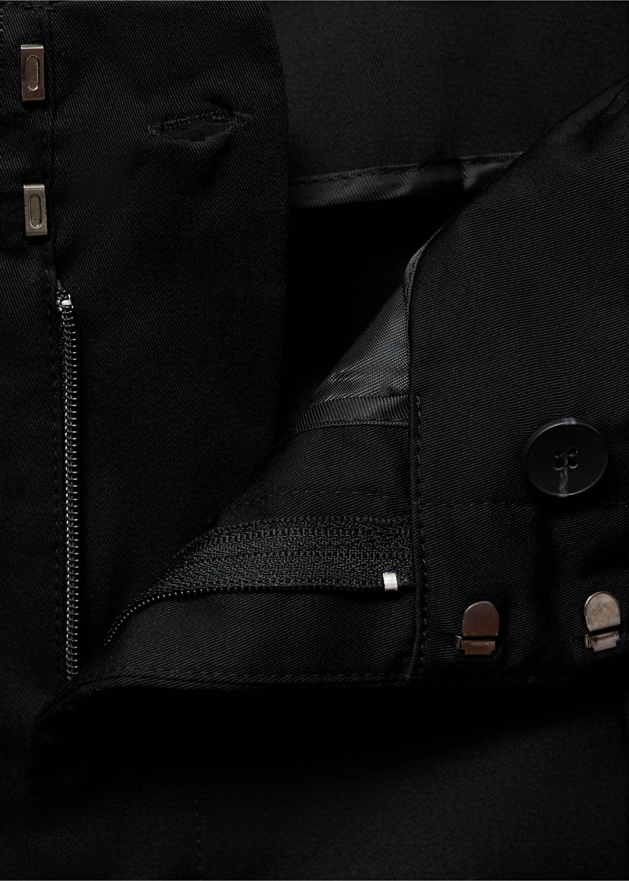 Buttons cotton trousers - Details of the article 0, Black. Ref: 17083331-00.
