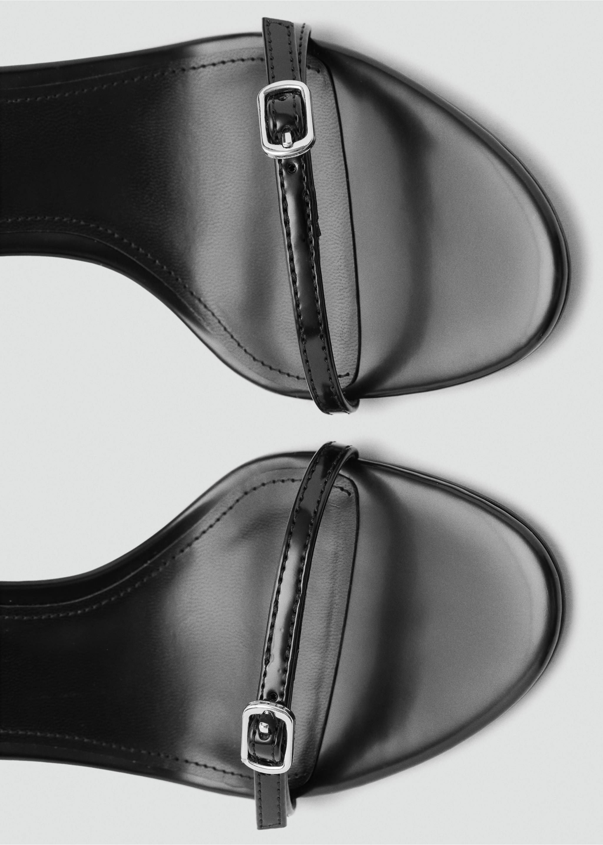 Stilettosandale mit Schnallenverschluss - Detail des Artikels 2, Schwarz. Ref: 17083803-00.