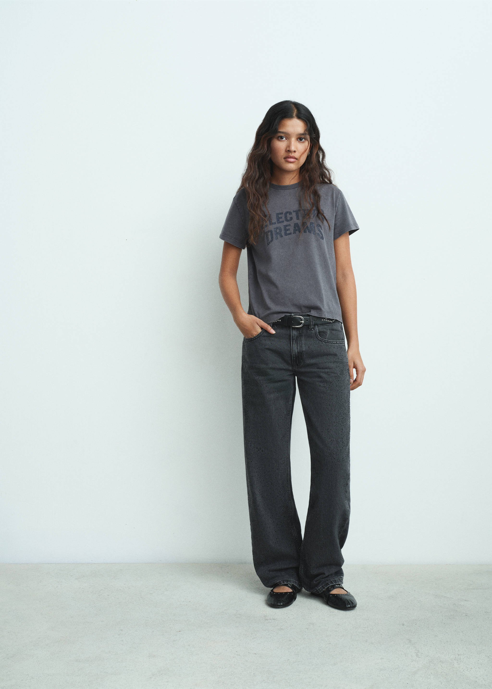 T-shirt med text i strass - Allmän bild