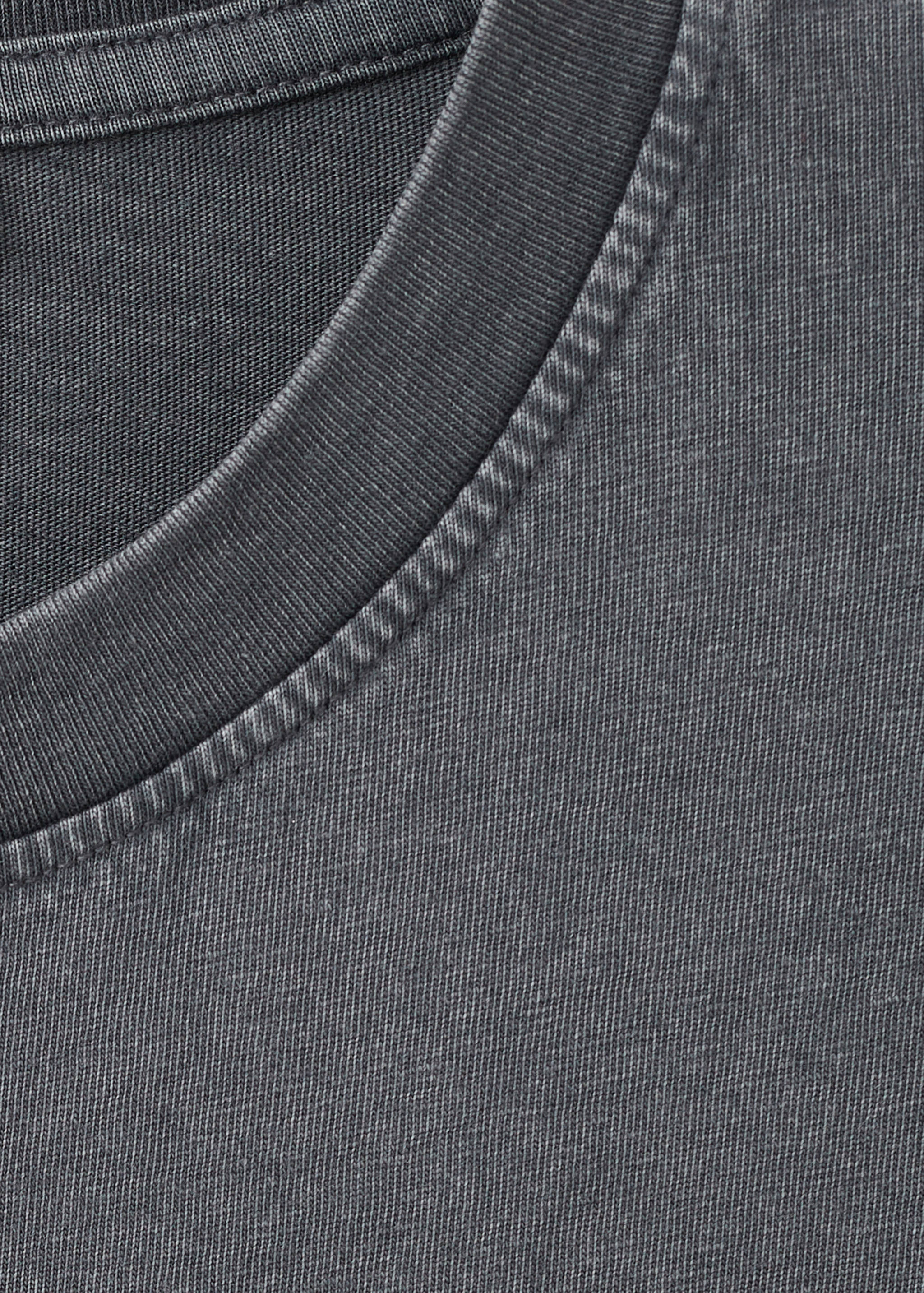 T-shirt med text i strass - Detaljer om artikeln 8