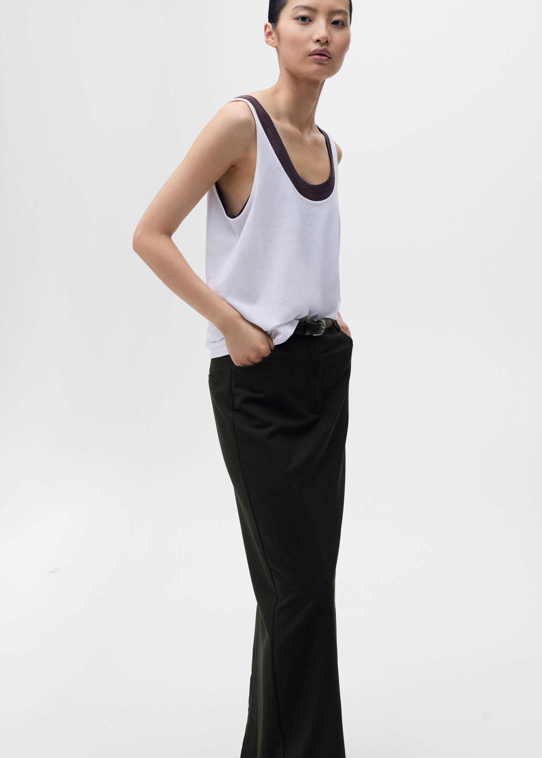 Long pencil skirt with opening - Details of the article 1
