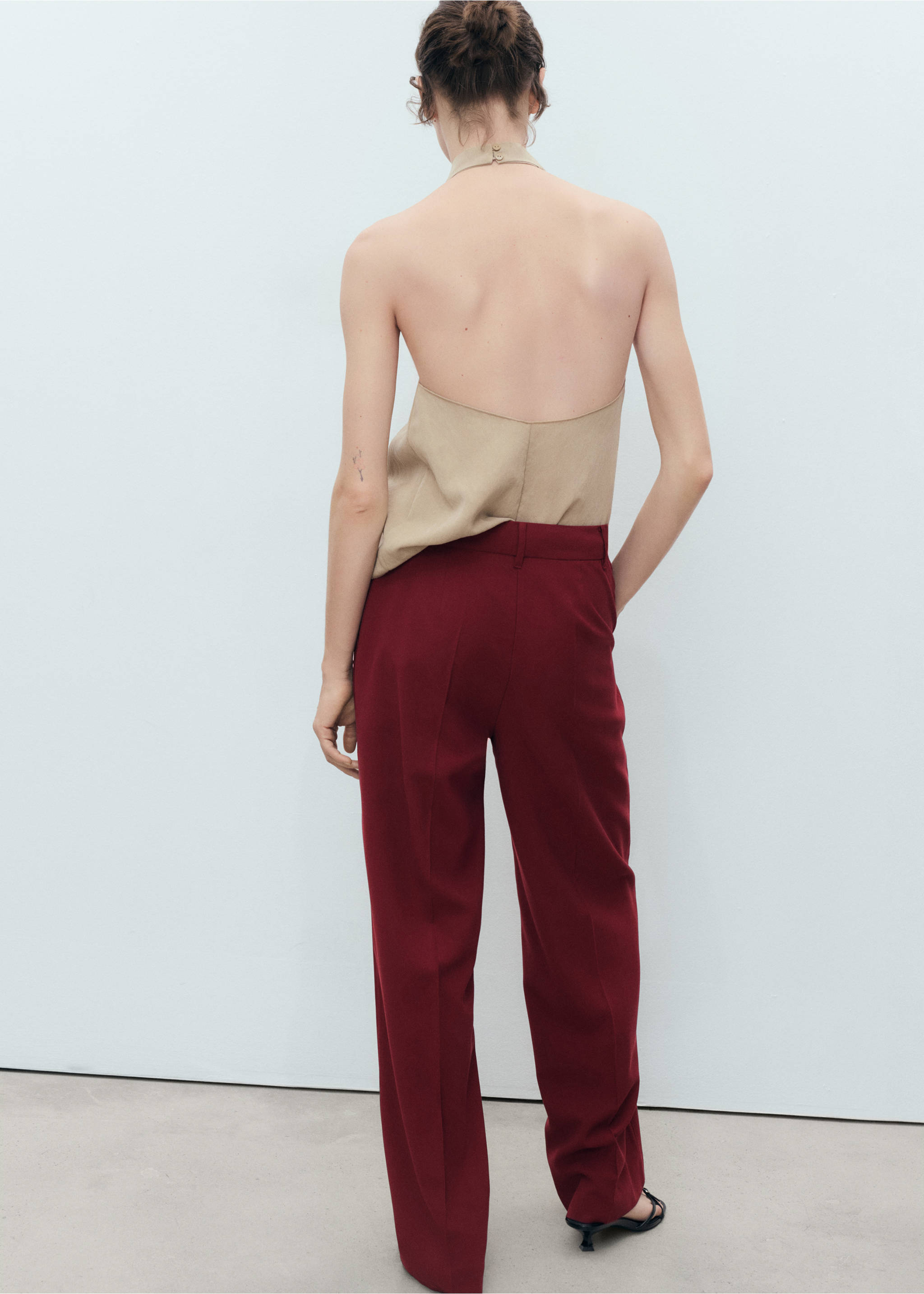 Pantalon droit taille normale - Verso de l’article, Grenat. Ref: 17084078-00.