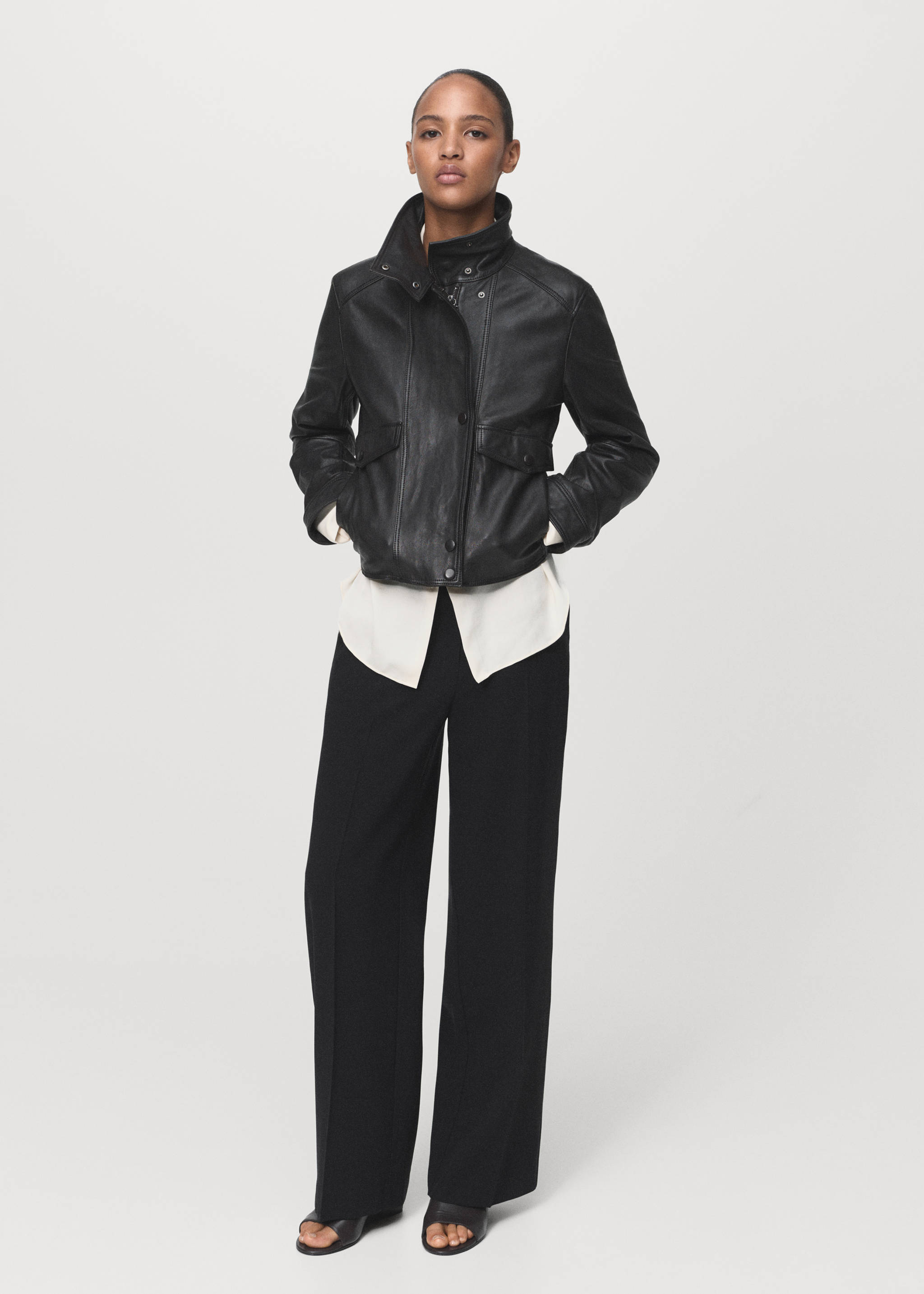 Gerade Hose mit mittlerem Bund - Allgemeine Ansicht