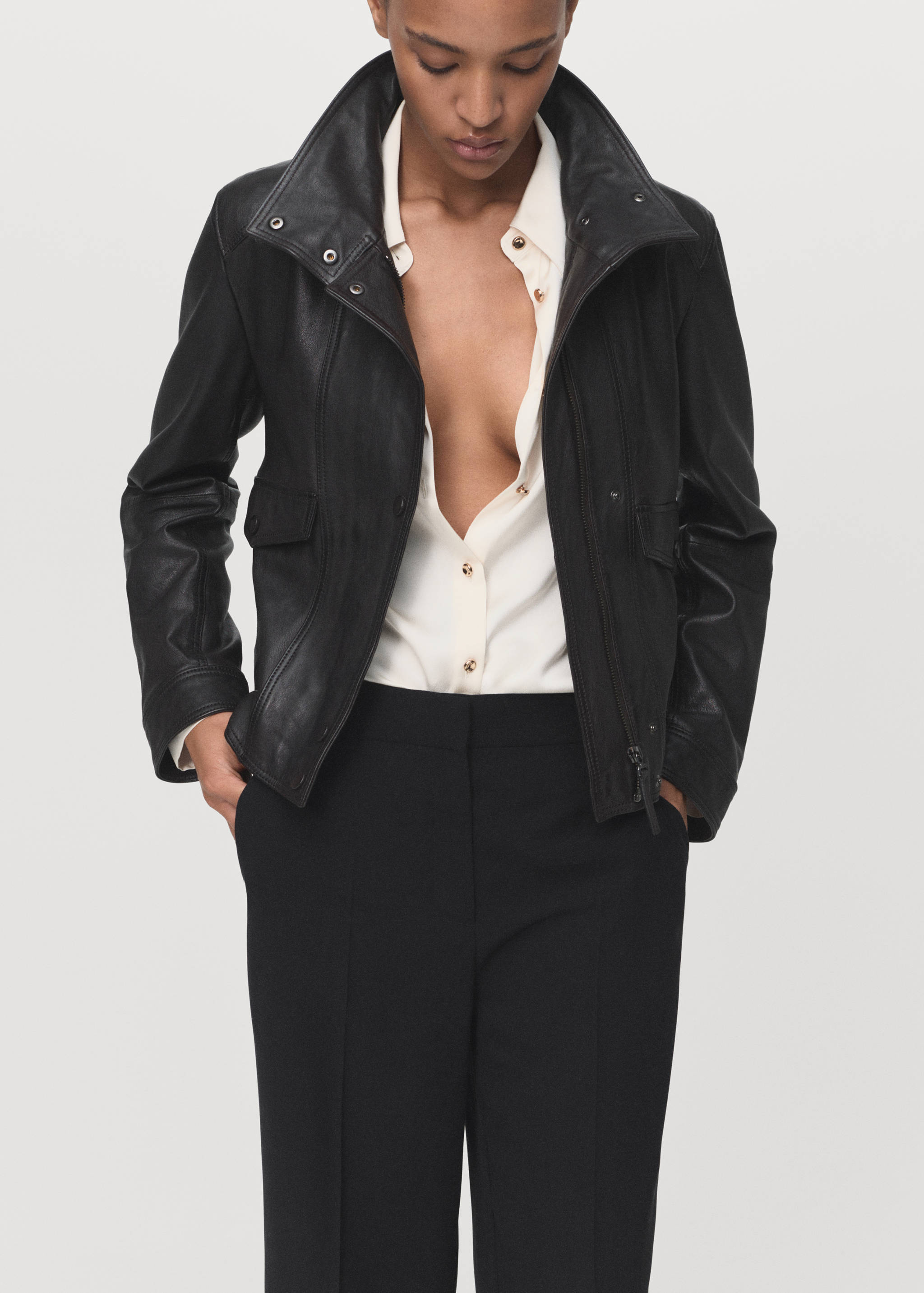 Gerade Hose mit mittlerem Bund - Detail des Artikels 1