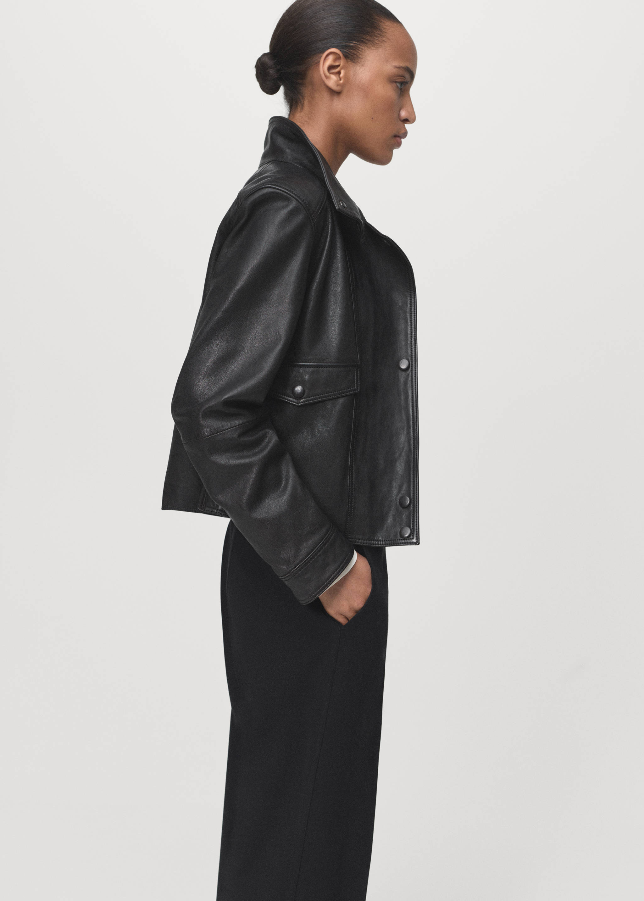 Gerade Hose mit mittlerem Bund - Detail des Artikels 2