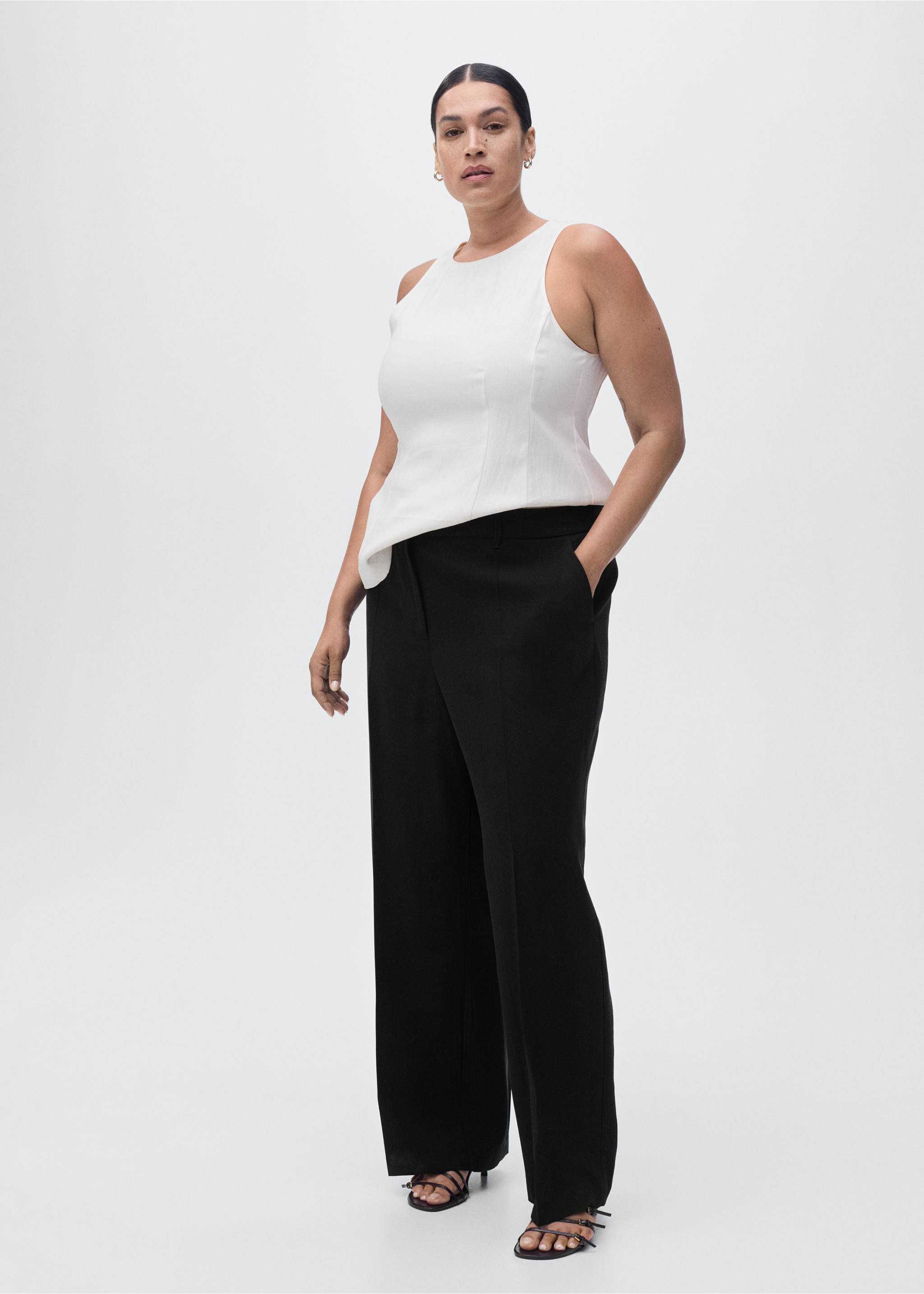 Pantalon droit taille normale - Détail de l'article 4, Noir. Ref: 17084078-00.