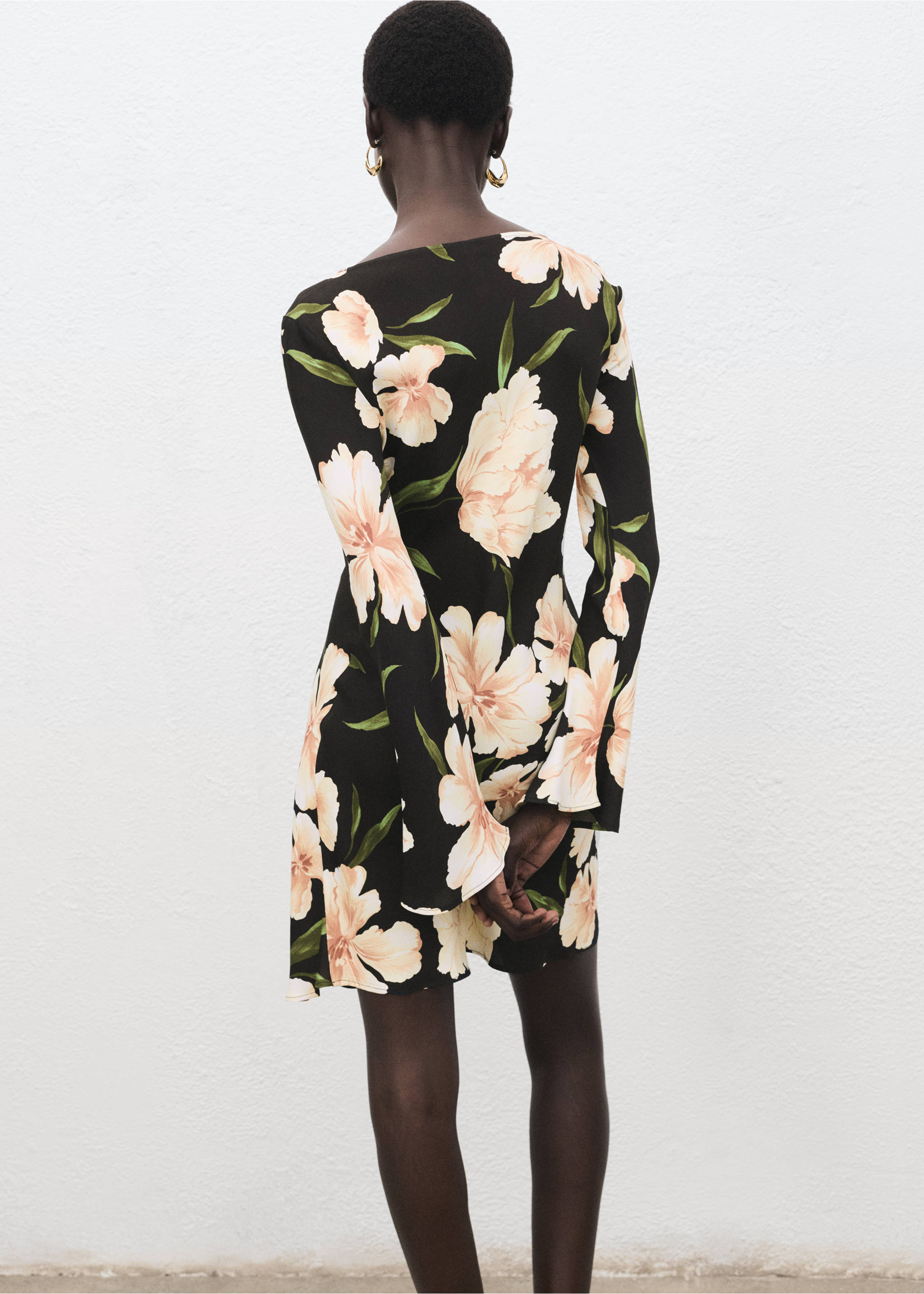 Floral-print dress with bell sleeves - Reverse of the article, Black. Ref: 17084080-00.