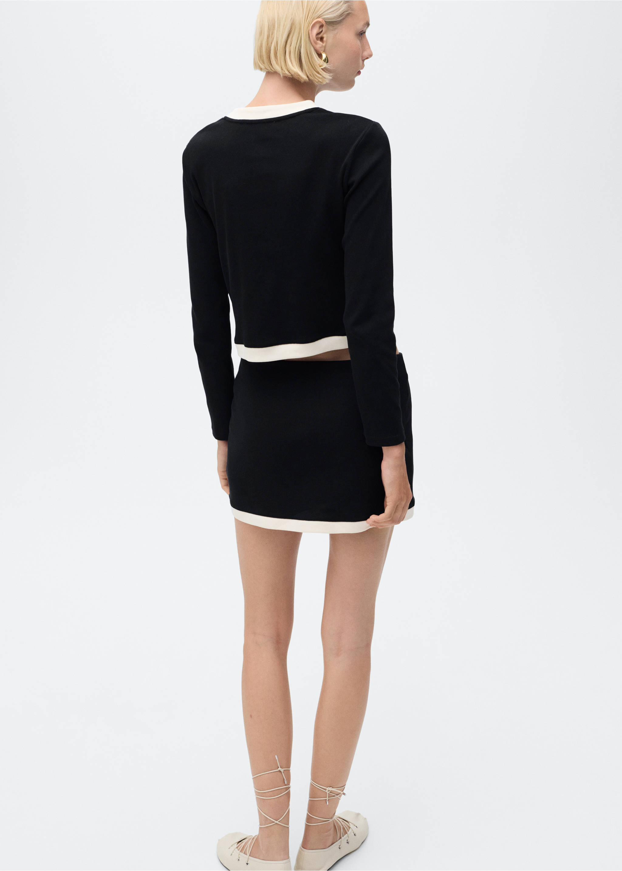 Contrasting cotton skirt - Reverse of the article, Black. Ref: 17084081-00.