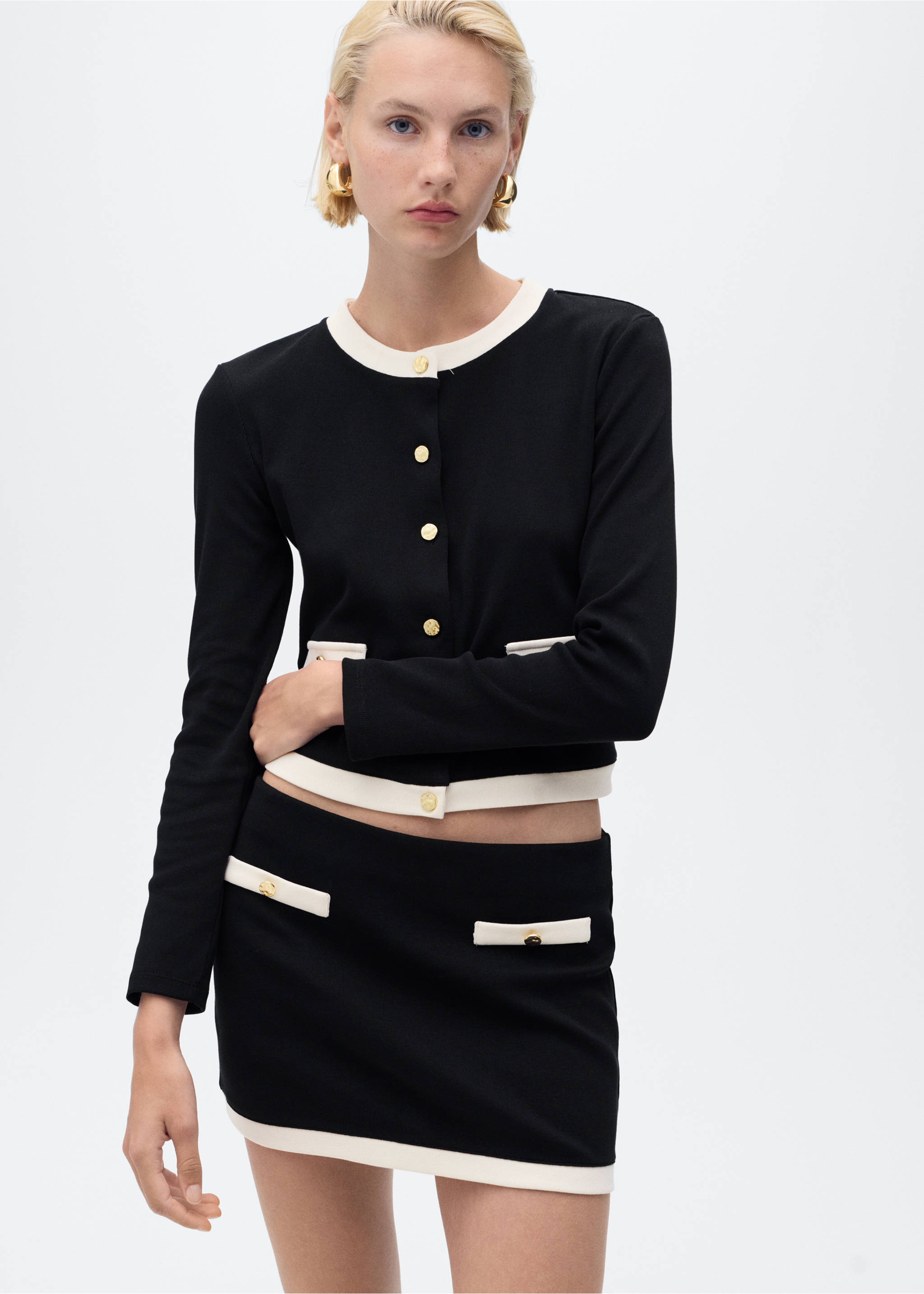 Contrasting cotton skirt - Details of the article 1, Black. Ref: 17084081-00.