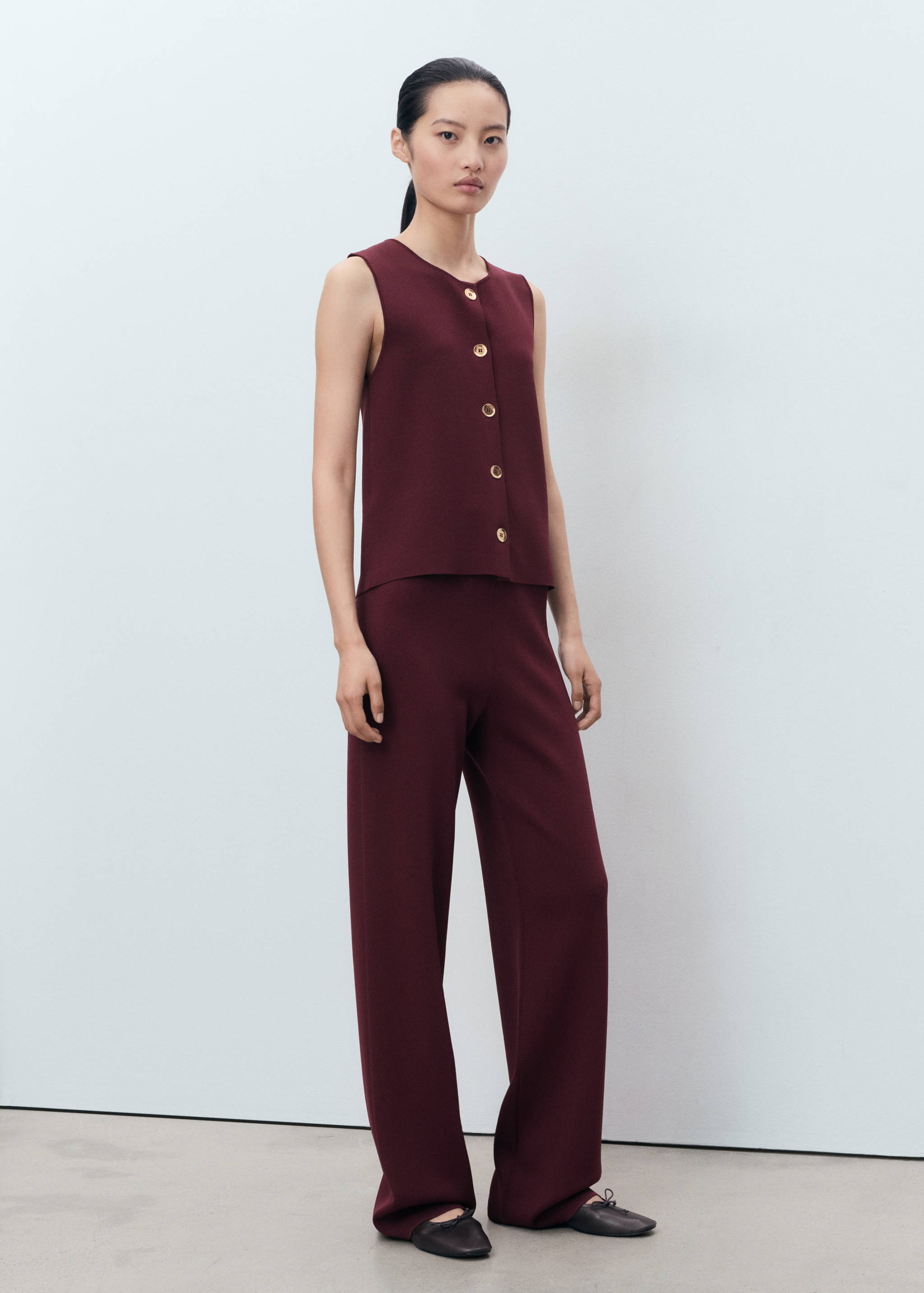 Fine-knit gilet - General plane