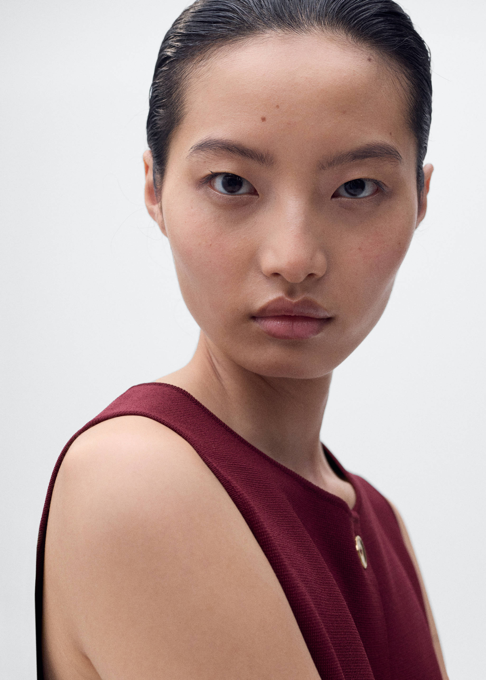 Fine-knit gilet - Details of the article 2