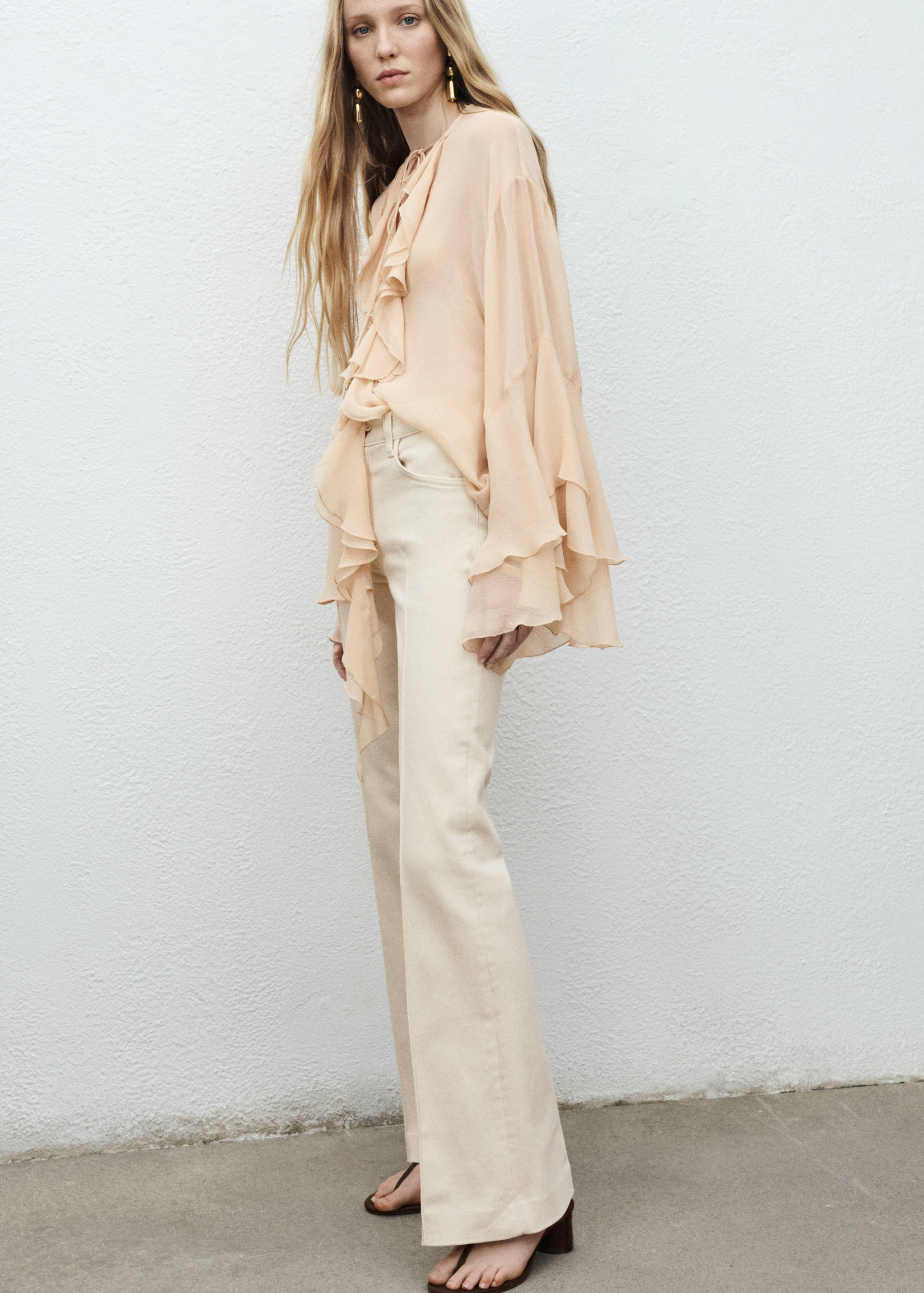 Mid-rise flared jeans - Details of the article 2