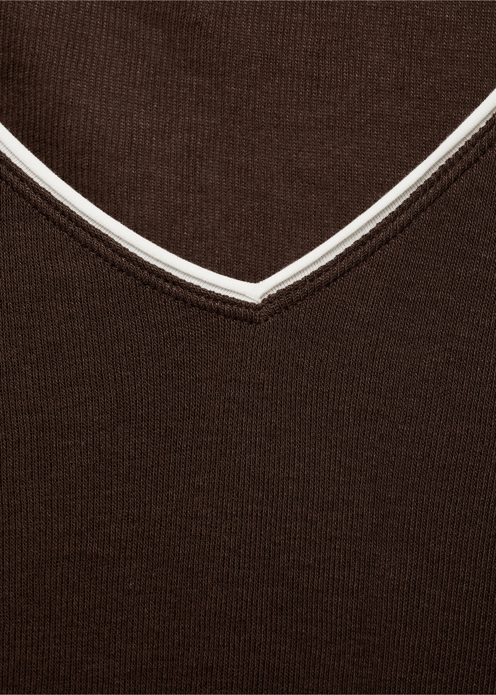V-neck combined-fabric t-shirt - Details of the article 8, Brown. Ref: 17084094-00.
