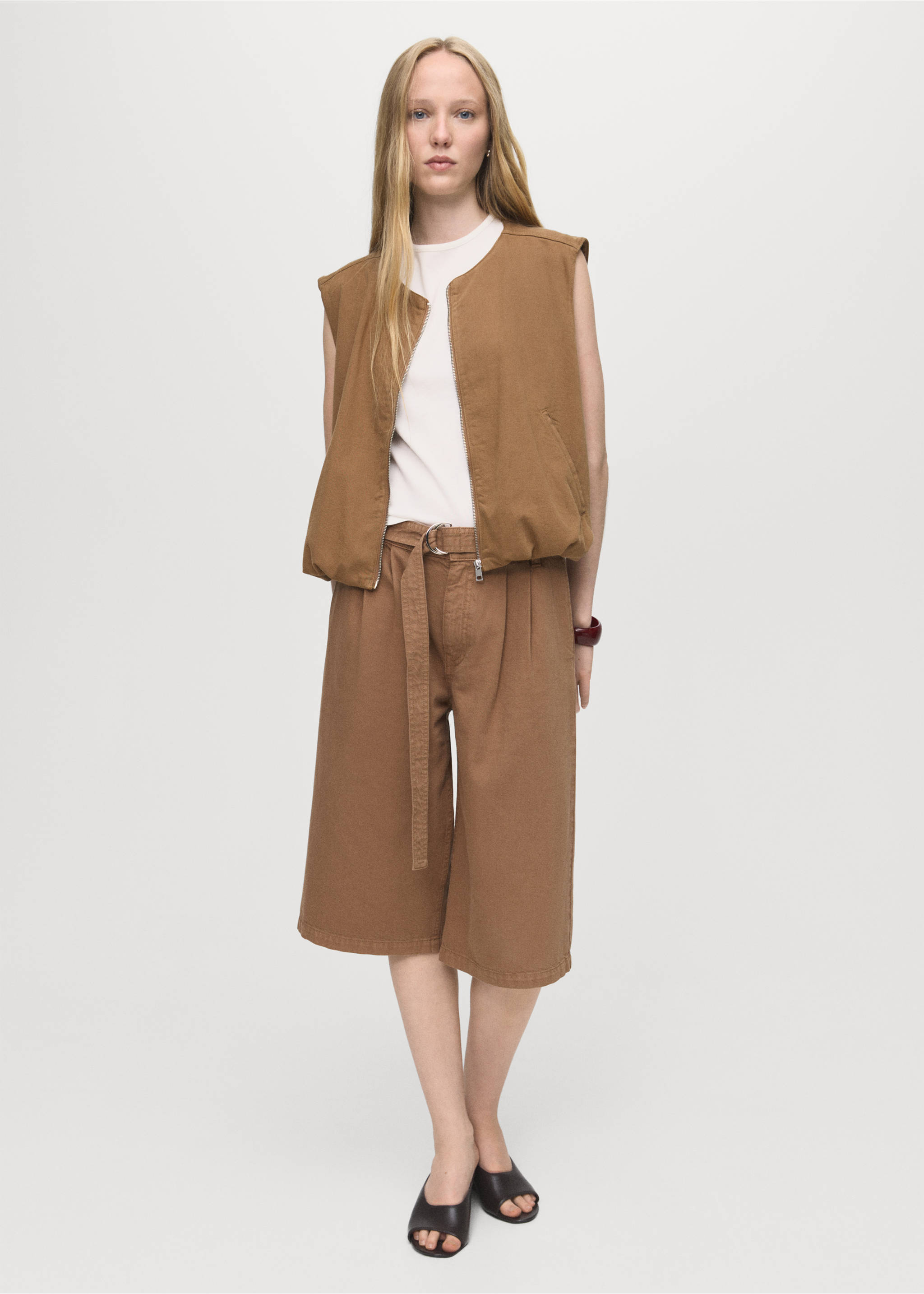 Puffer denim waistcoat - General plane, Brown. Ref: 17084101-00.