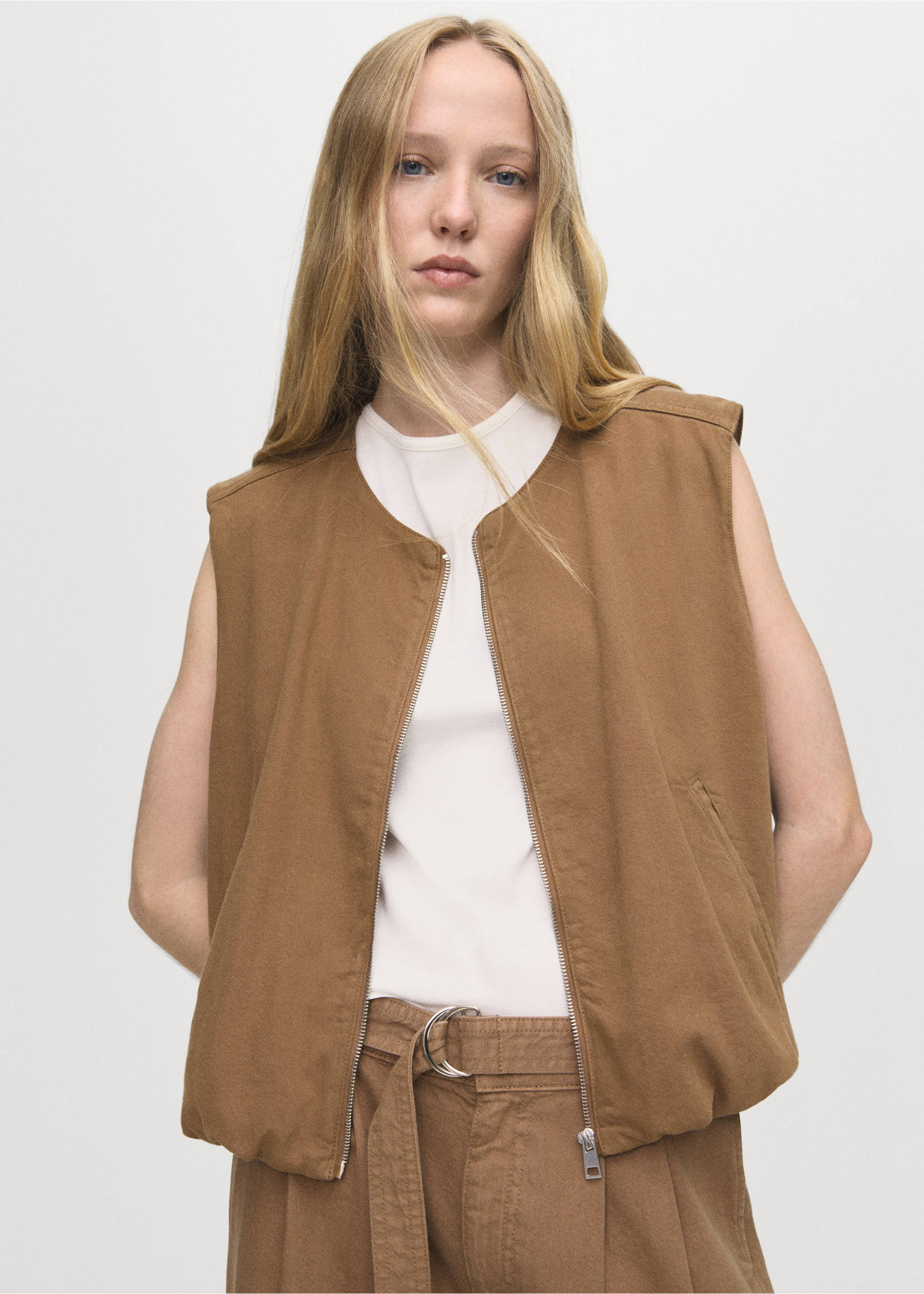 Puffer denim waistcoat - Medium plane, Brown. Ref: 17084101-00.