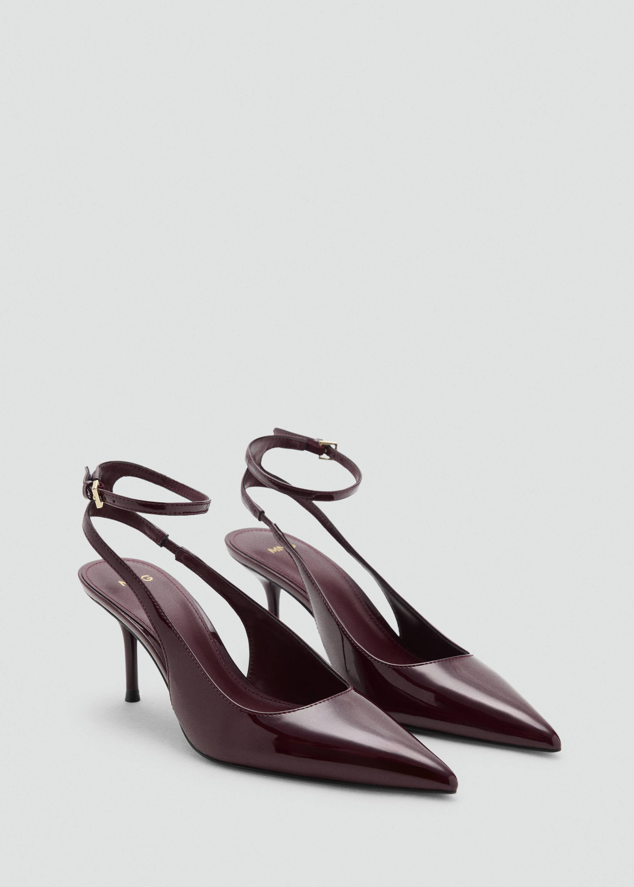 Zapato tacón charol - Plano medio