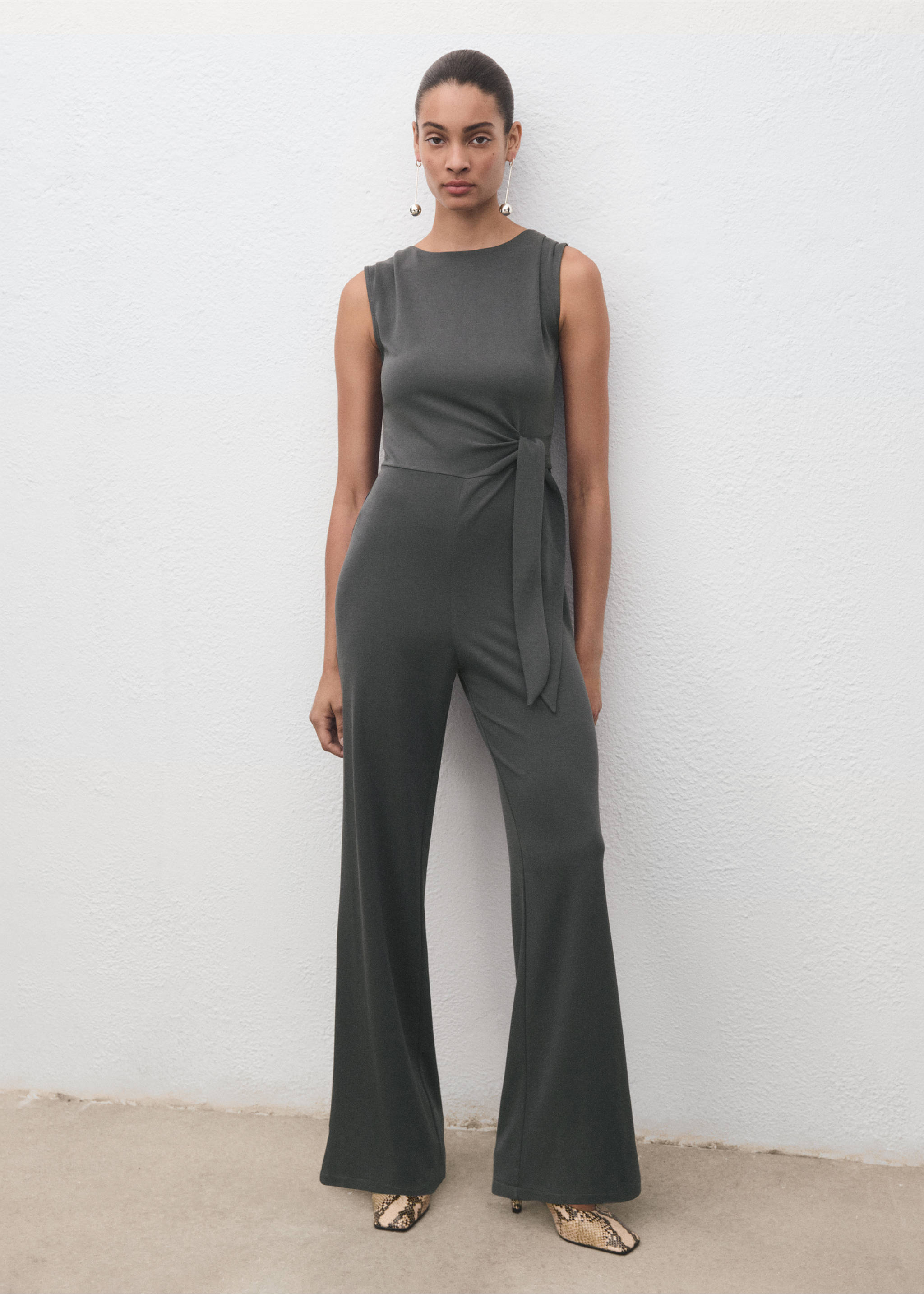 Long jumpsuit with knot - General plane, Charcoal. Ref: 17084108-00.