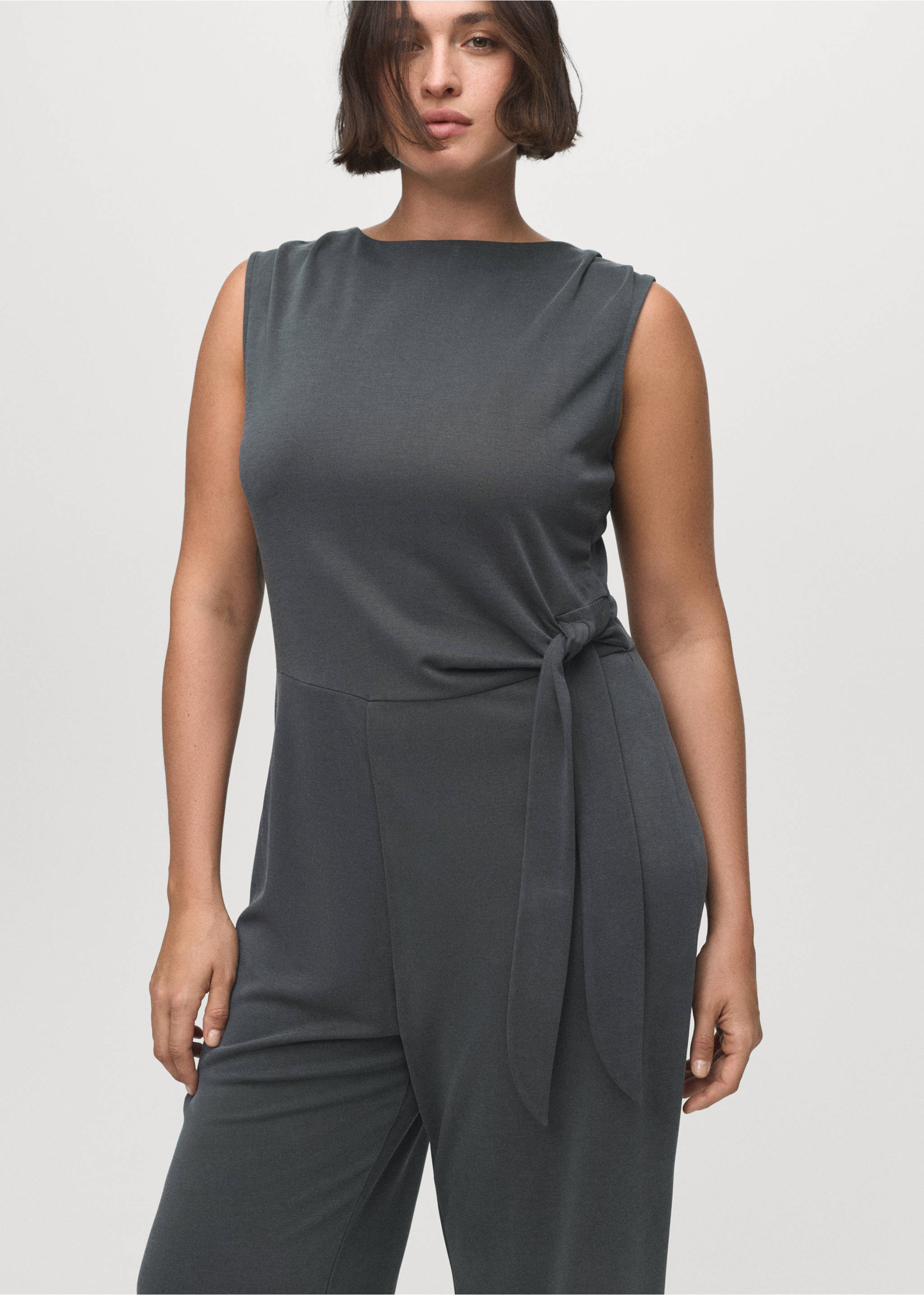 Long jumpsuit with knot - Details of the article 5, Charcoal. Ref: 17084108-00.