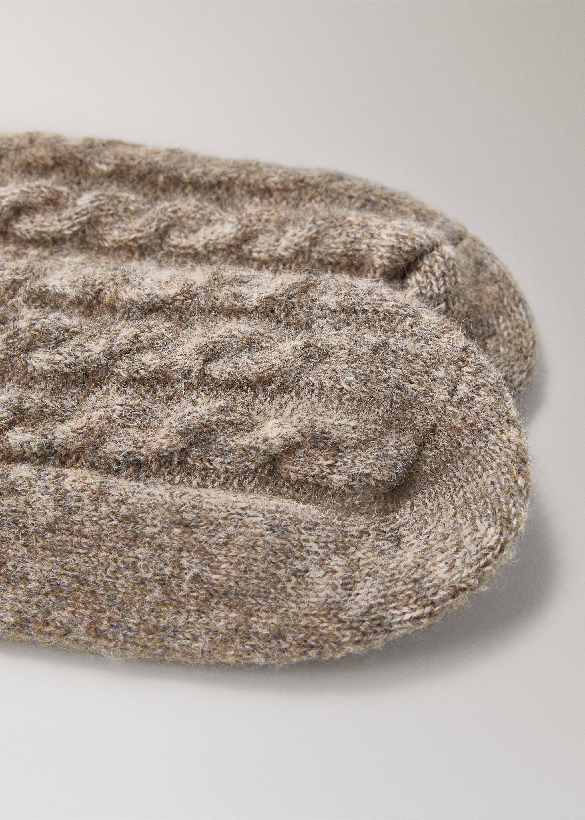 Grobstricksocken mit Zopfmuster - Mittlere Ansicht, Braun. Ref: 17084109-00.