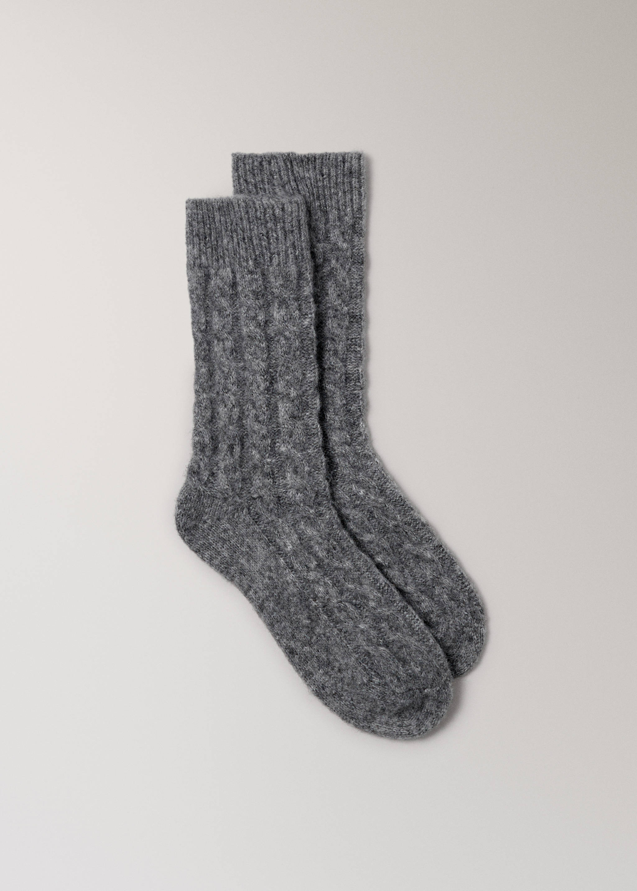 Grobstricksocken mit Zopfmuster - Artikel ohne Model