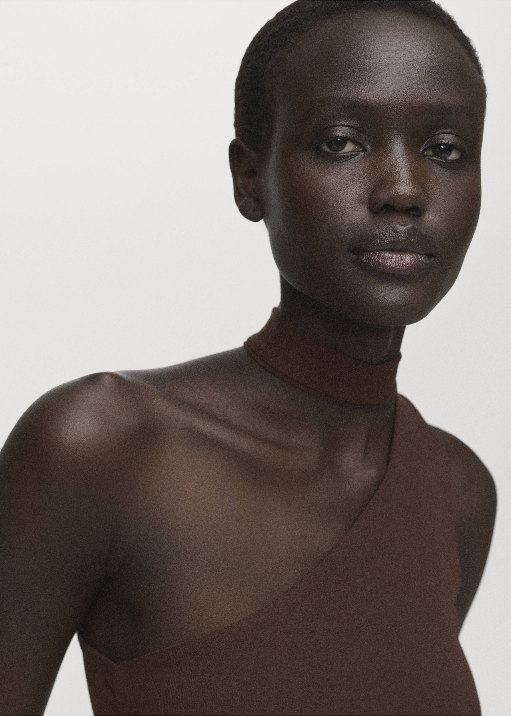 Asymmetrical foulard top - Details of the article 1, Brown. Ref: 17084137-00.