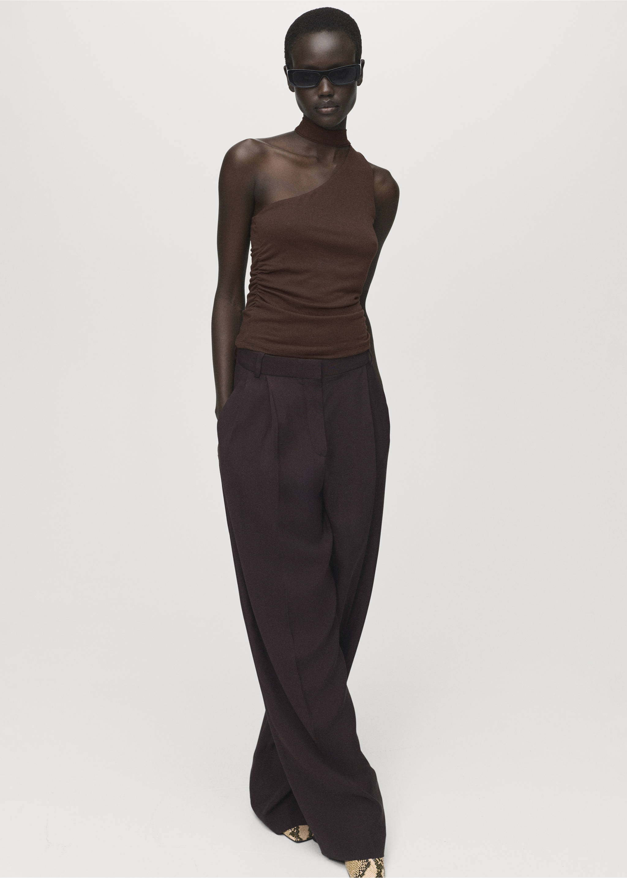 Asymmetrical foulard top - Details of the article 2, Brown. Ref: 17084137-00.