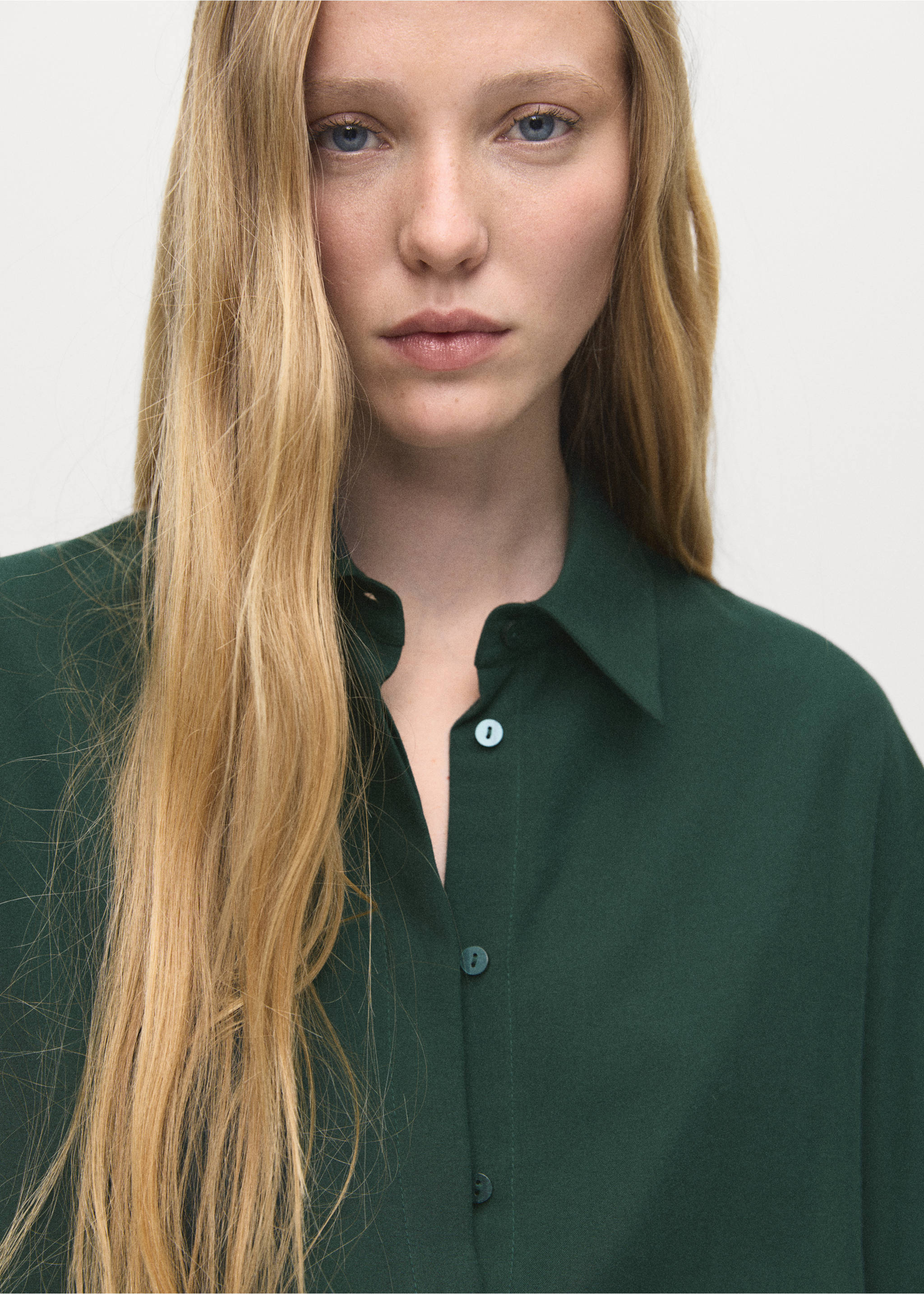 Lyocell shirt with hidden buttons - Details of the article 1, Green. Ref: 17084140-00.