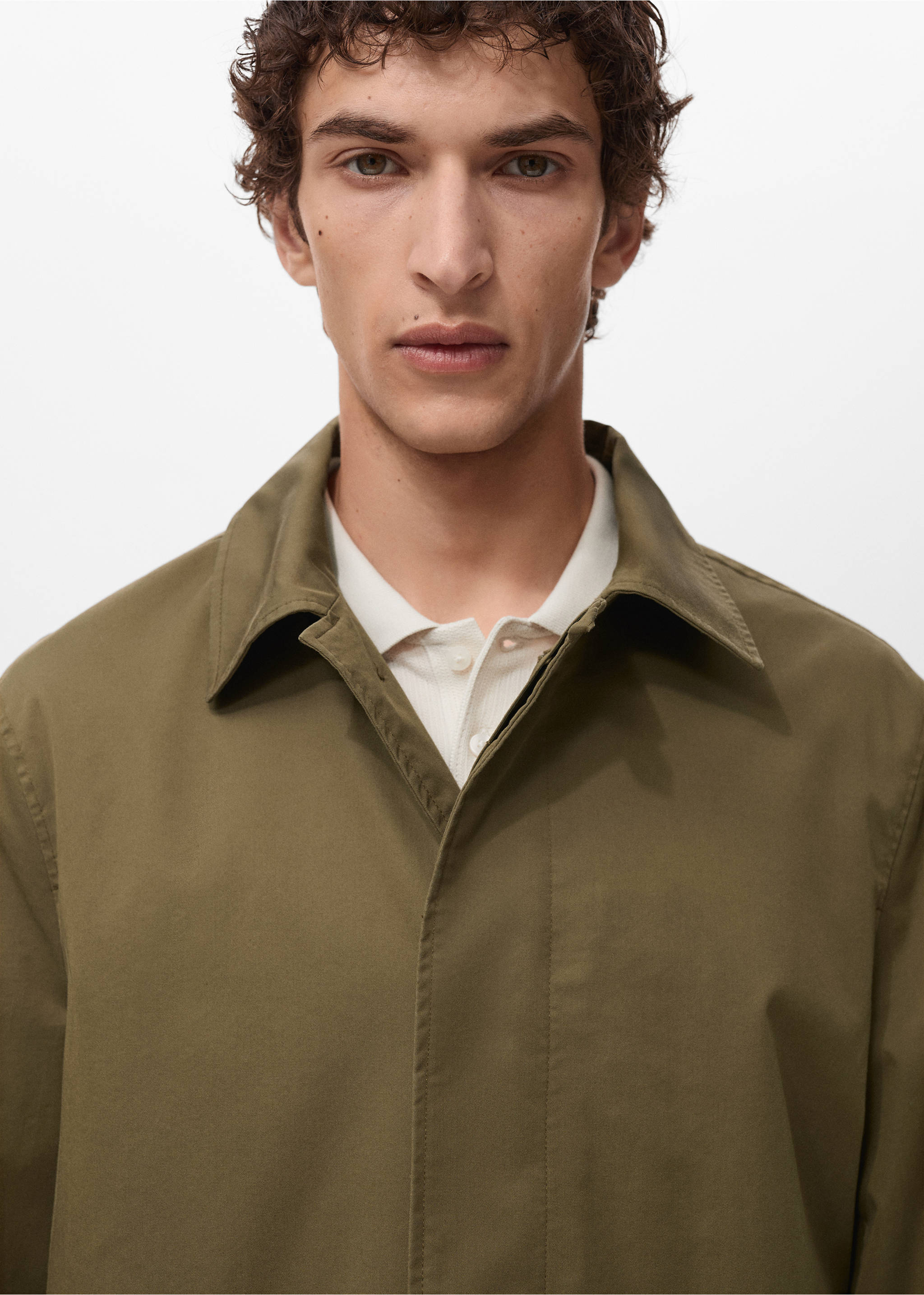 Classic water-repellent trench coat - Details of the article 1, Khaki. Ref: 17084403-00.