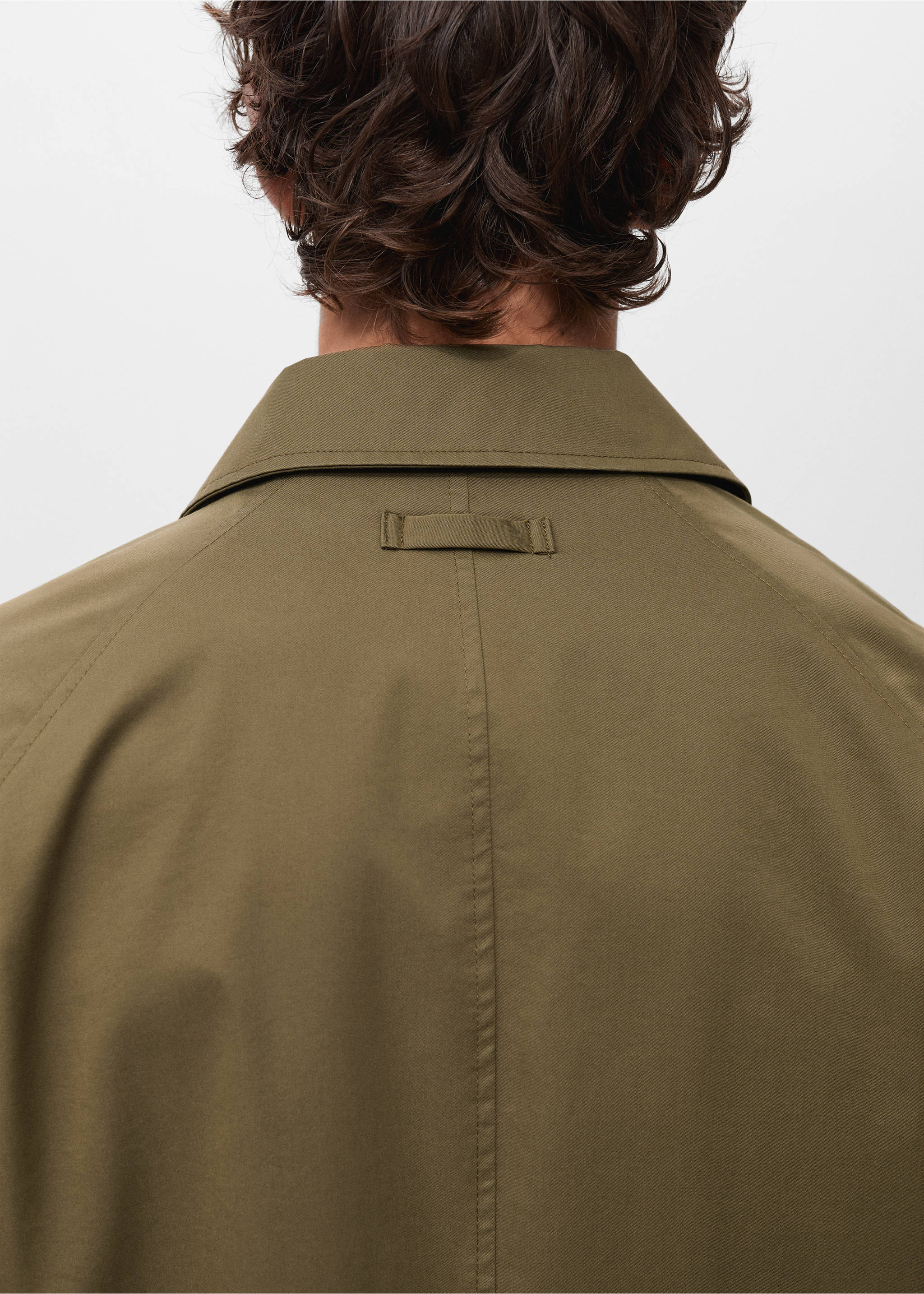 Classic water-repellent trench coat - Details of the article 3, Khaki. Ref: 17084403-00.
