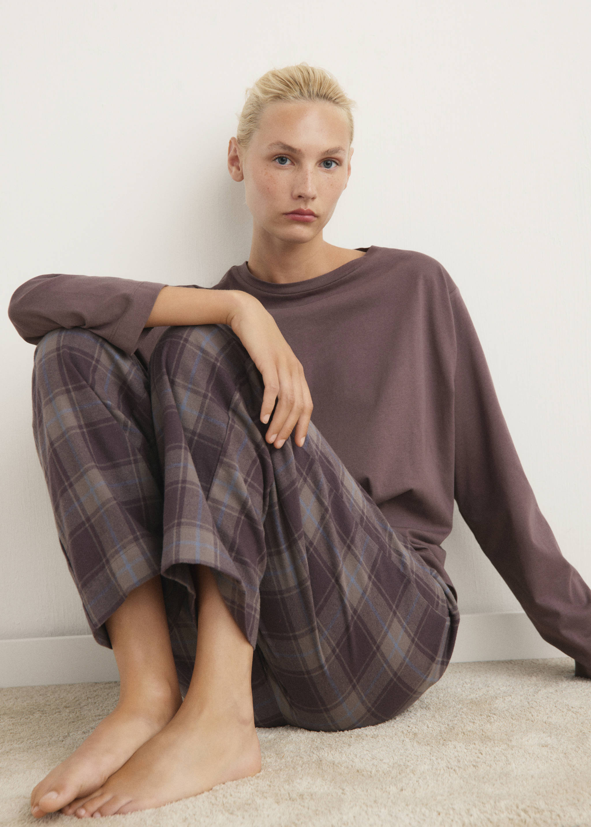 Pyjama deux pièces en flanelle à carreaux - Détail de l'article 2
