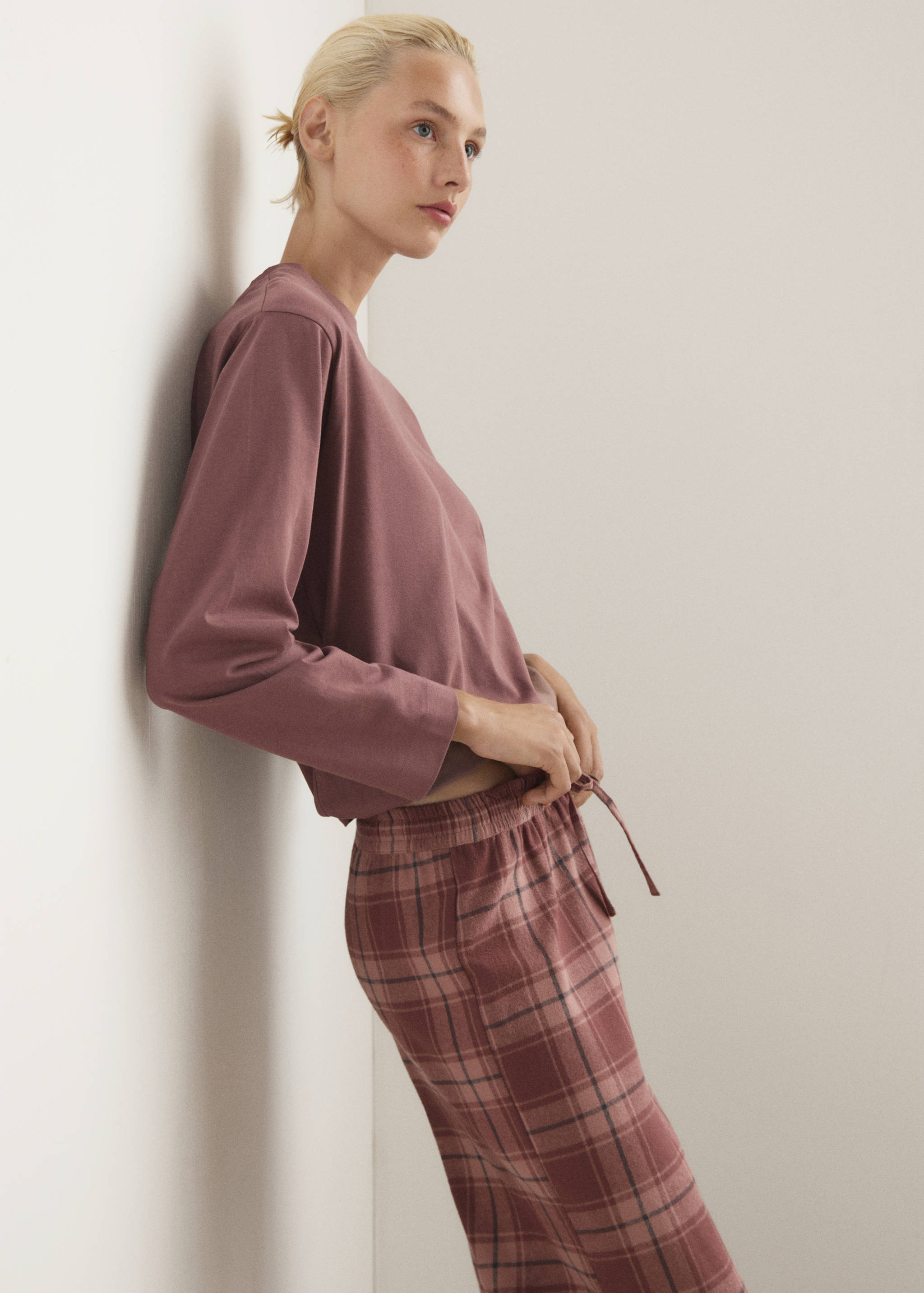 Pyjama deux pièces en flanelle à carreaux - Détail de l'article 1