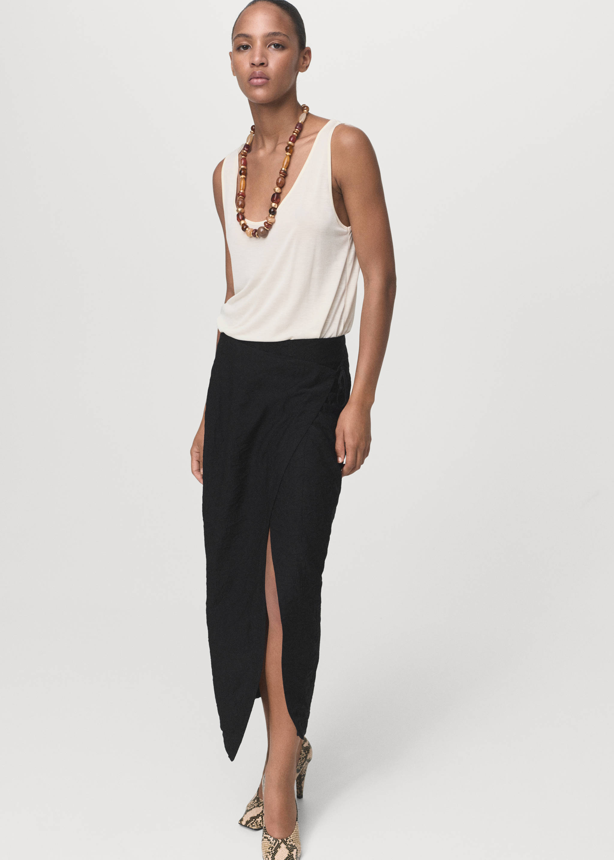 Creased-effect wrap-around skirt - Details of the article 3