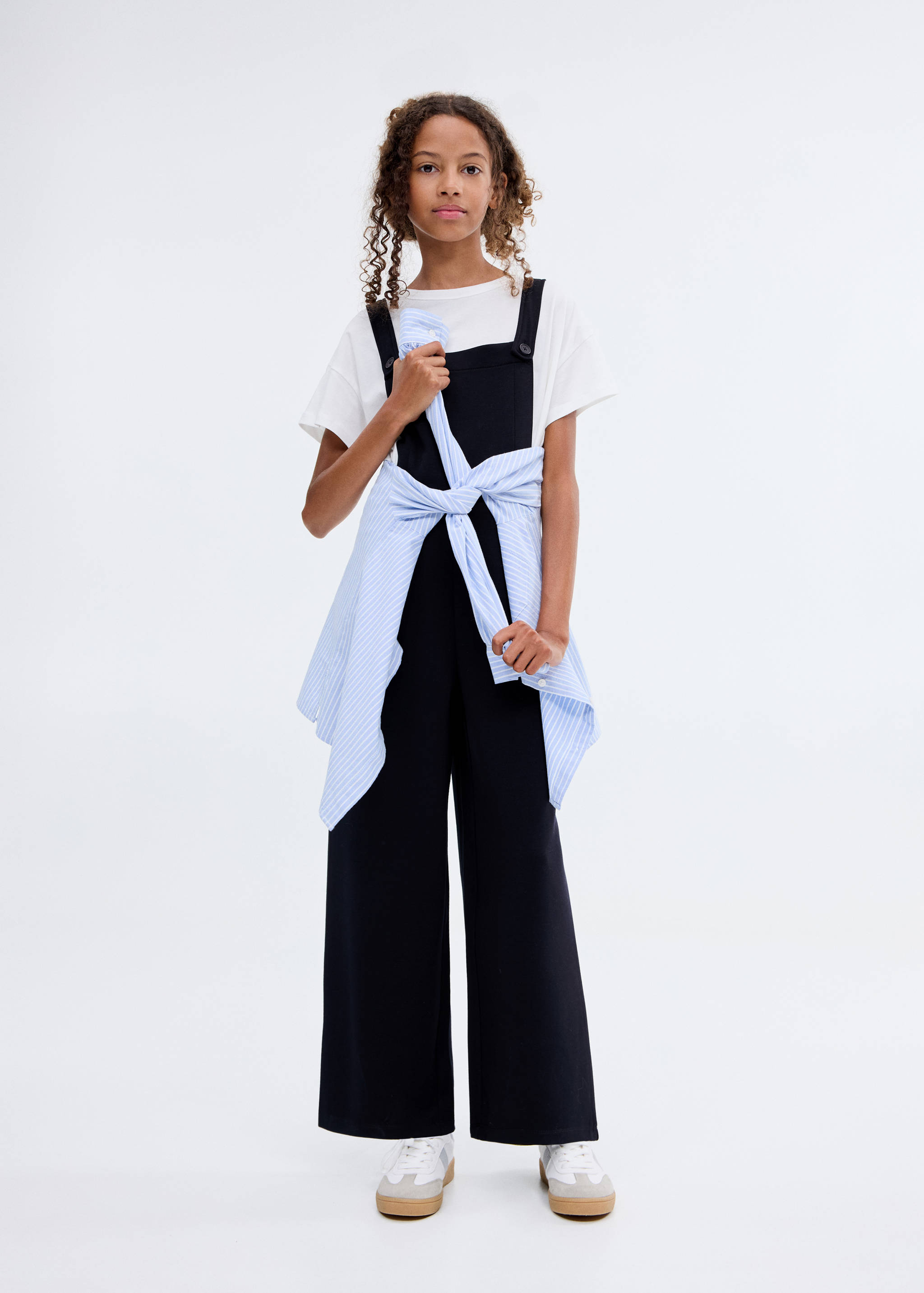 Long knitted dungarees - General plane