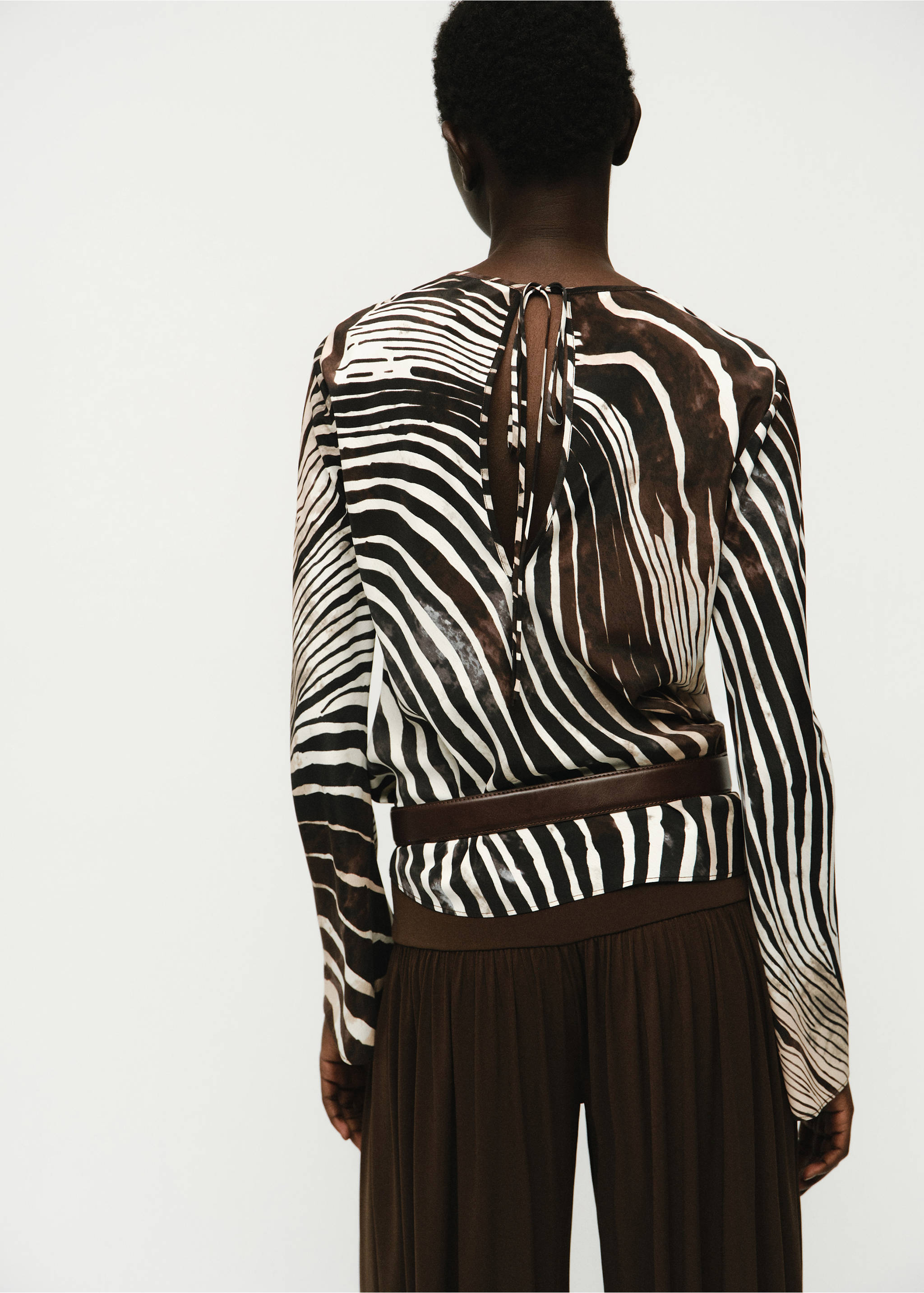 Zebra print blouse - Reverse of the article, Black. Ref: 17084786-00.