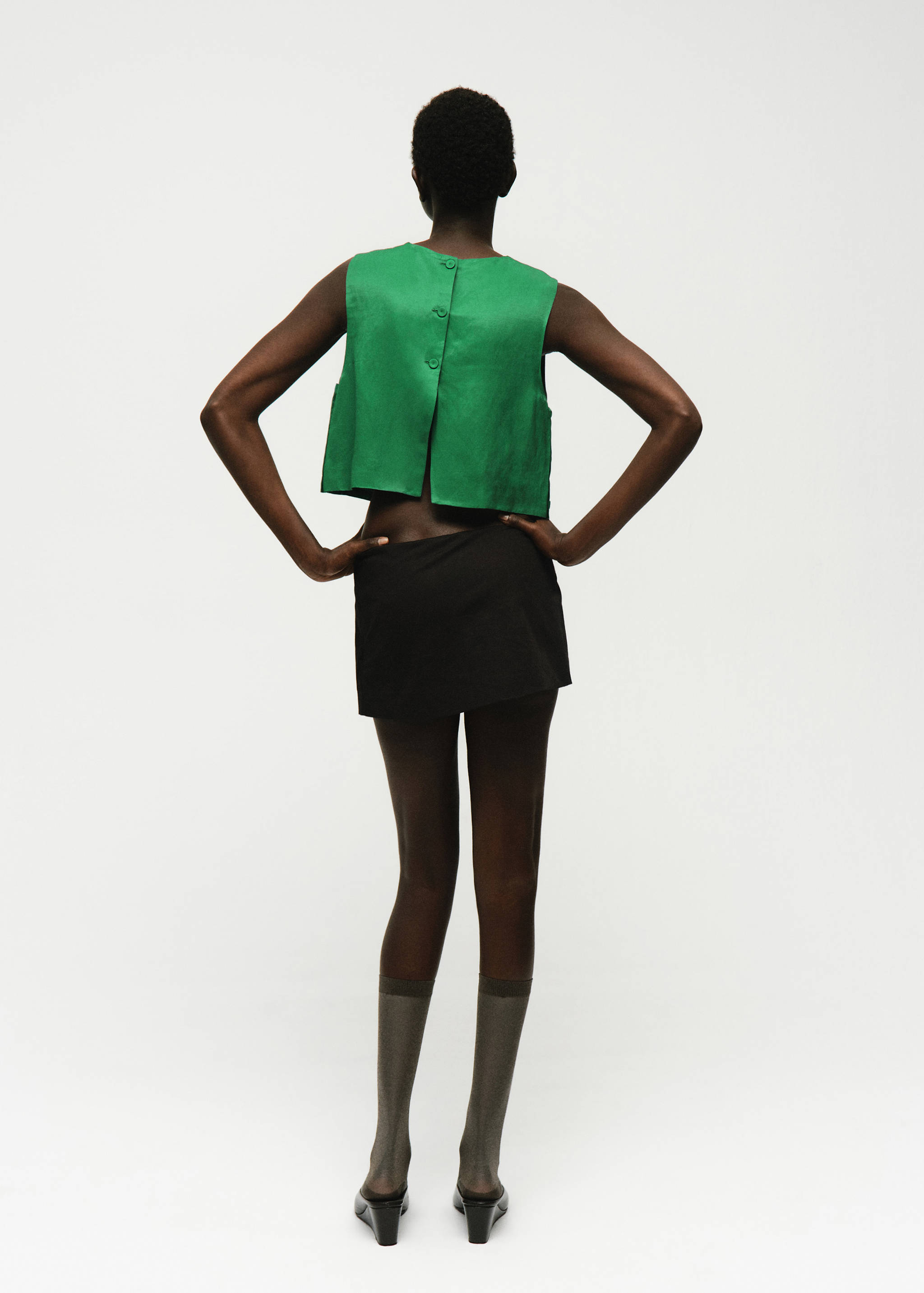 Leinen-Mix-Top mit Knöpfen - Rückseite des Artikels