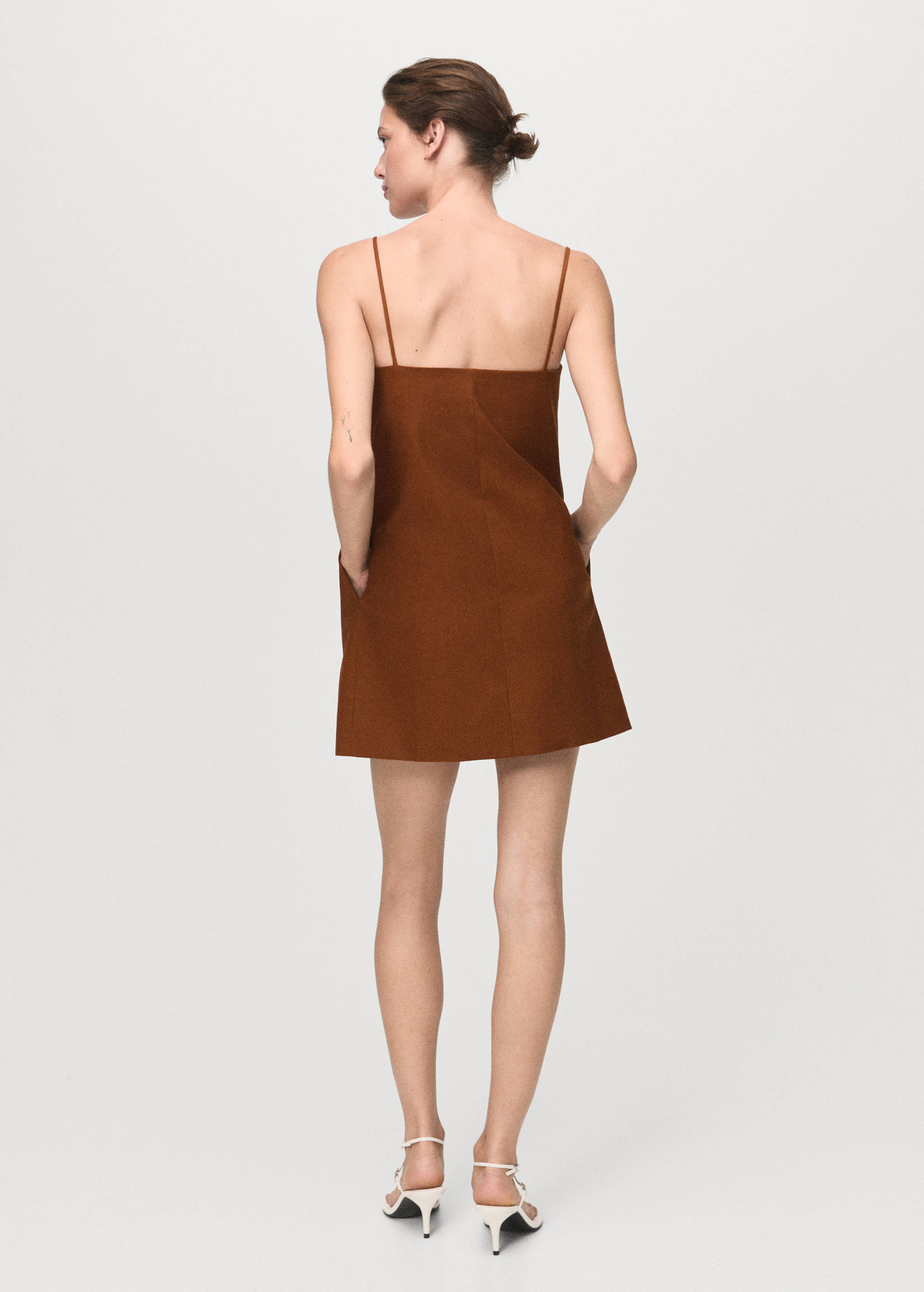 Dress with bow neckline - Reverse of the article