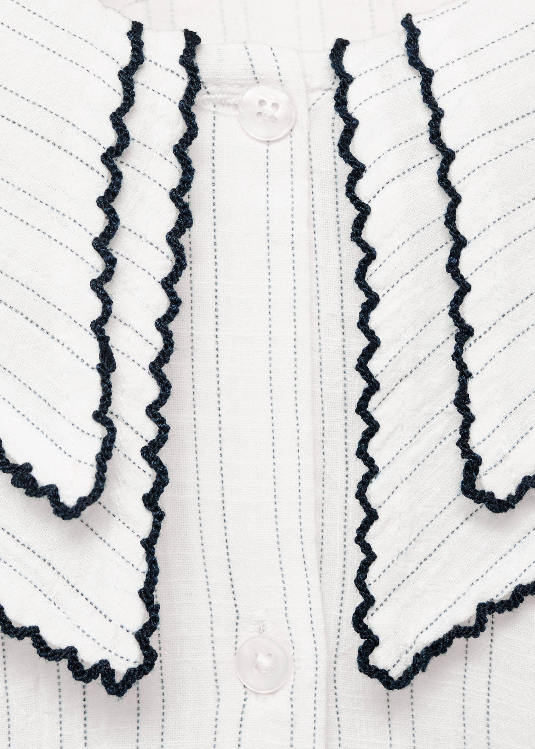 Blusa às riscas com gola baby-doll - Pormenor do artigo 8