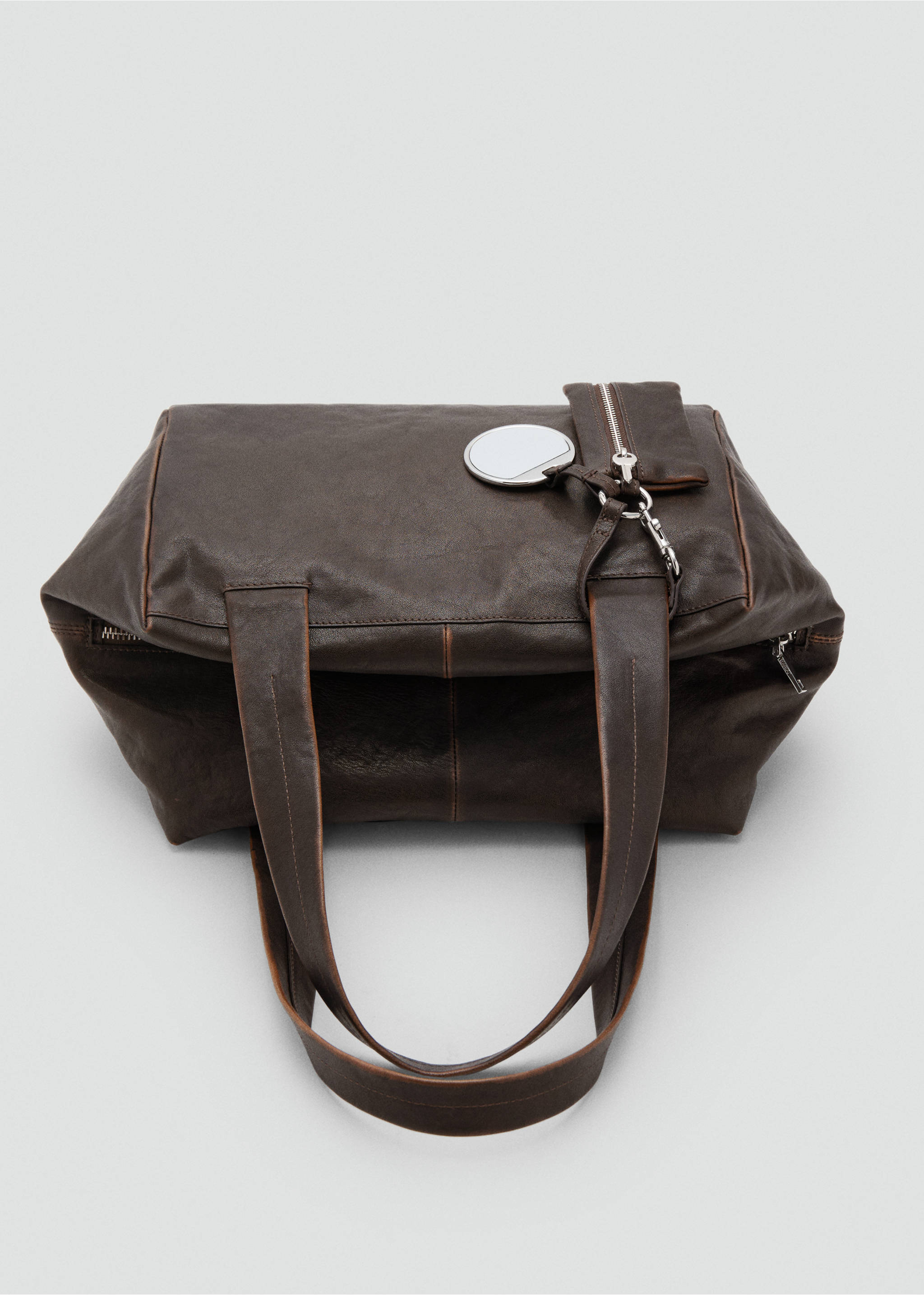 Bolso medio piel hombro charms - Detalle del artículo 4, Chocolate. Ref: 17085169-00.
