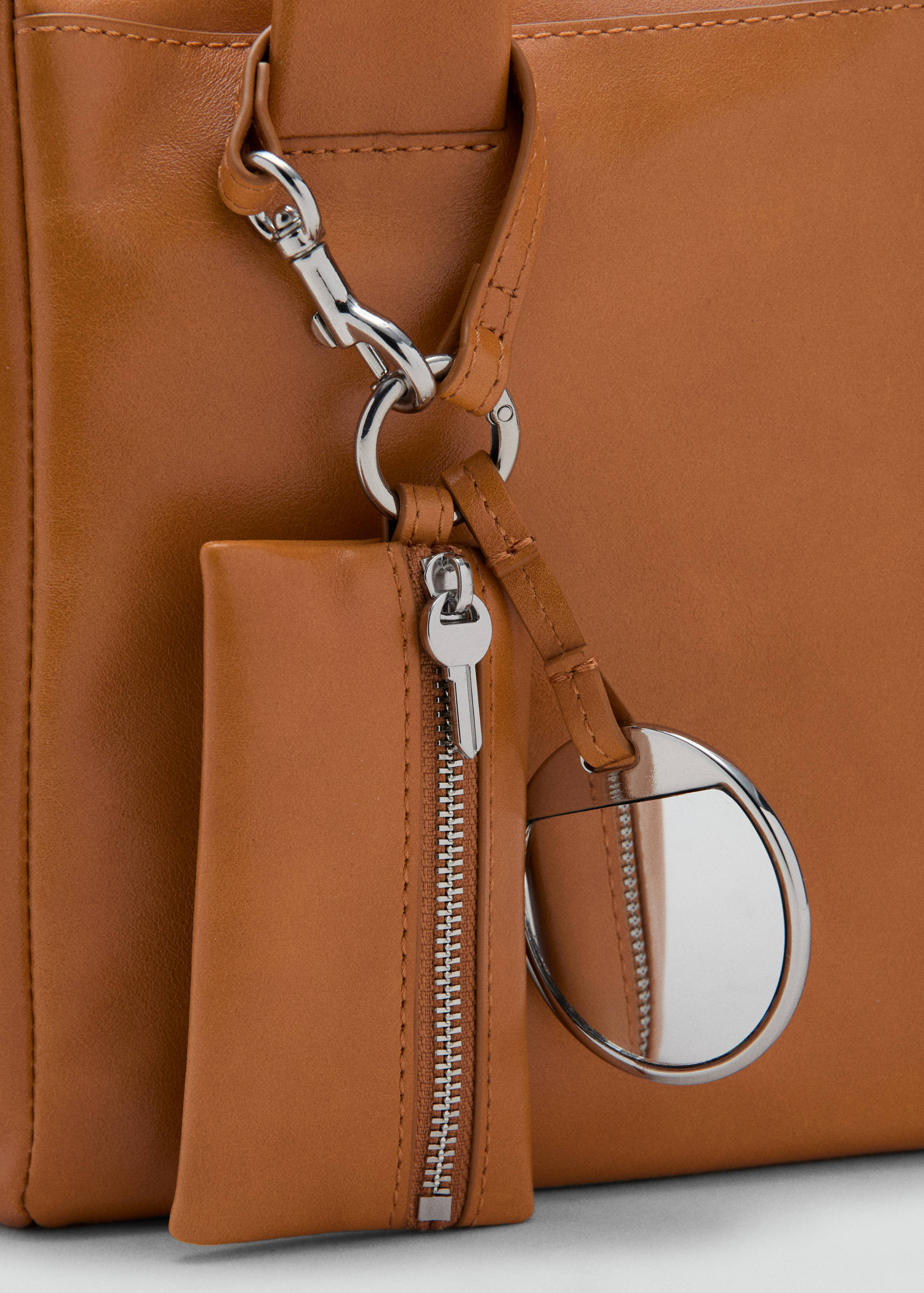 Bolso medio piel hombro charms - Detalle del artículo 2