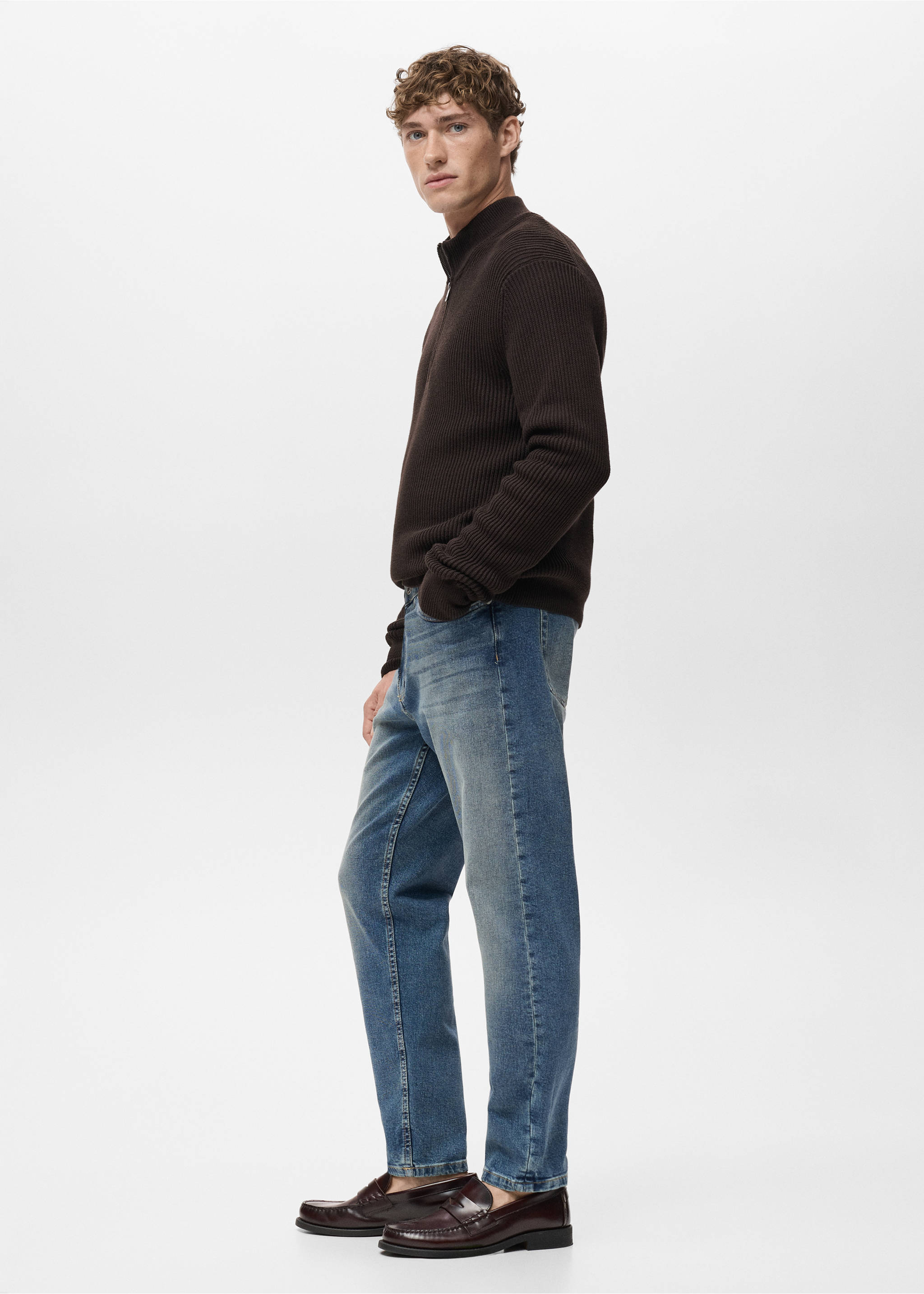 Benin tapered-fit jeans - Details of the article 2, Medium Vintage Blue. Ref: 17085171-00.