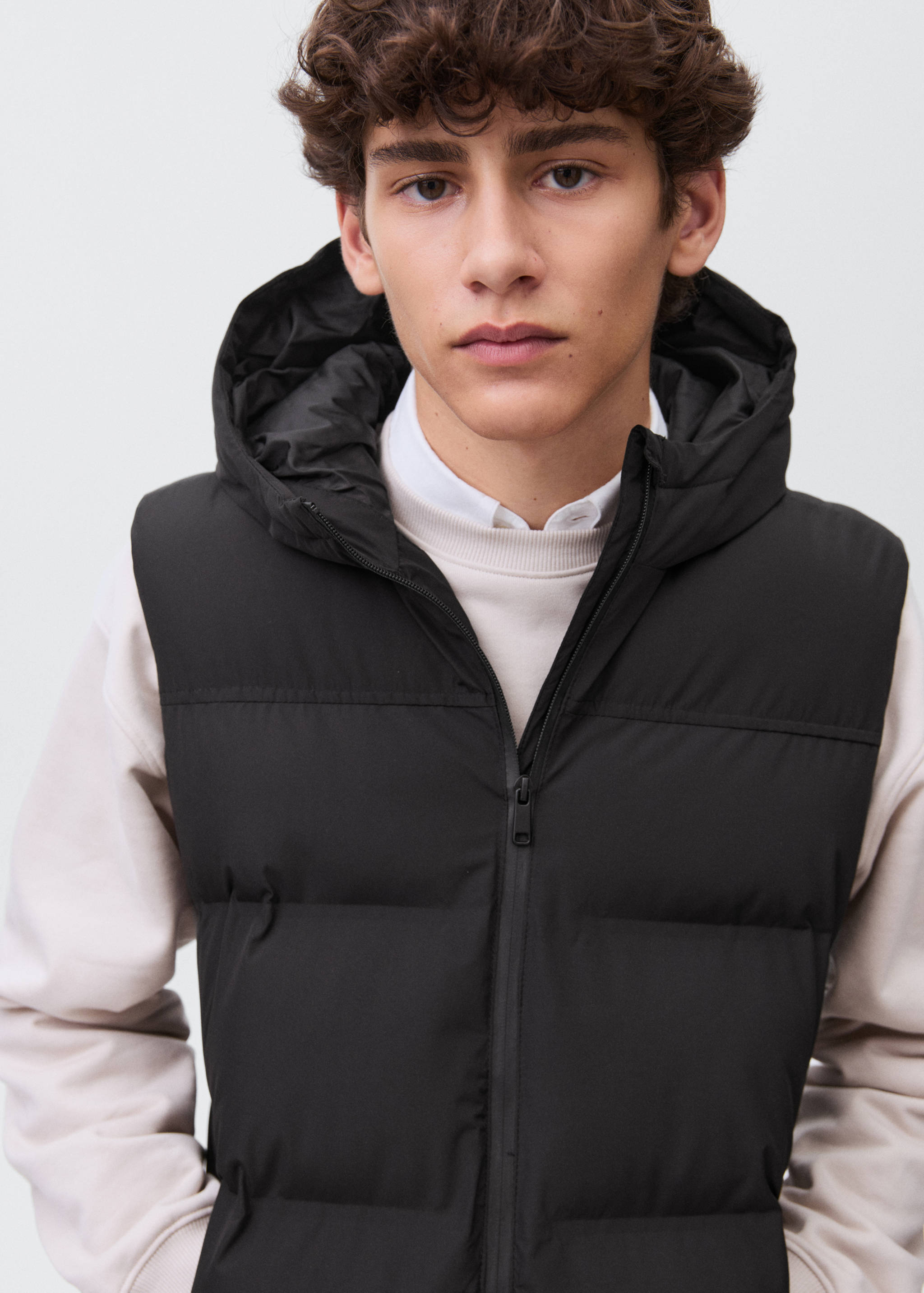 Quilted gilet with hood - Details of the article 1